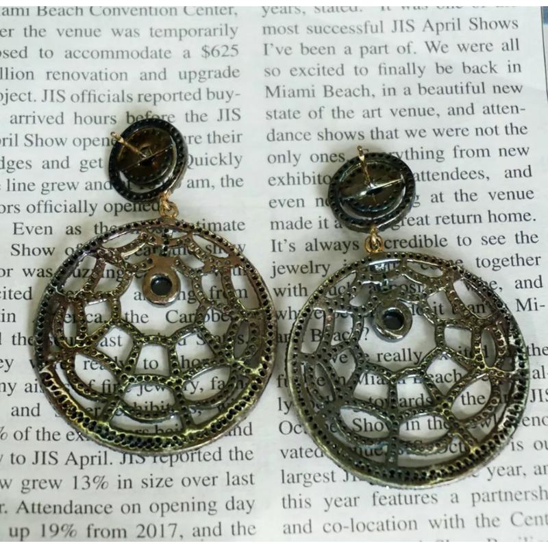 Orecchino con ragnatela di diamanti Pave Orecchino con penzoloni di diamanti in oro 14k 925 A. Silver.
Leggero, può essere indossato tutti i giorni

Informazioni aggiuntive:
Condit: Nuovo senza etichette: Un articolo nuovo di zecca, non usato e non