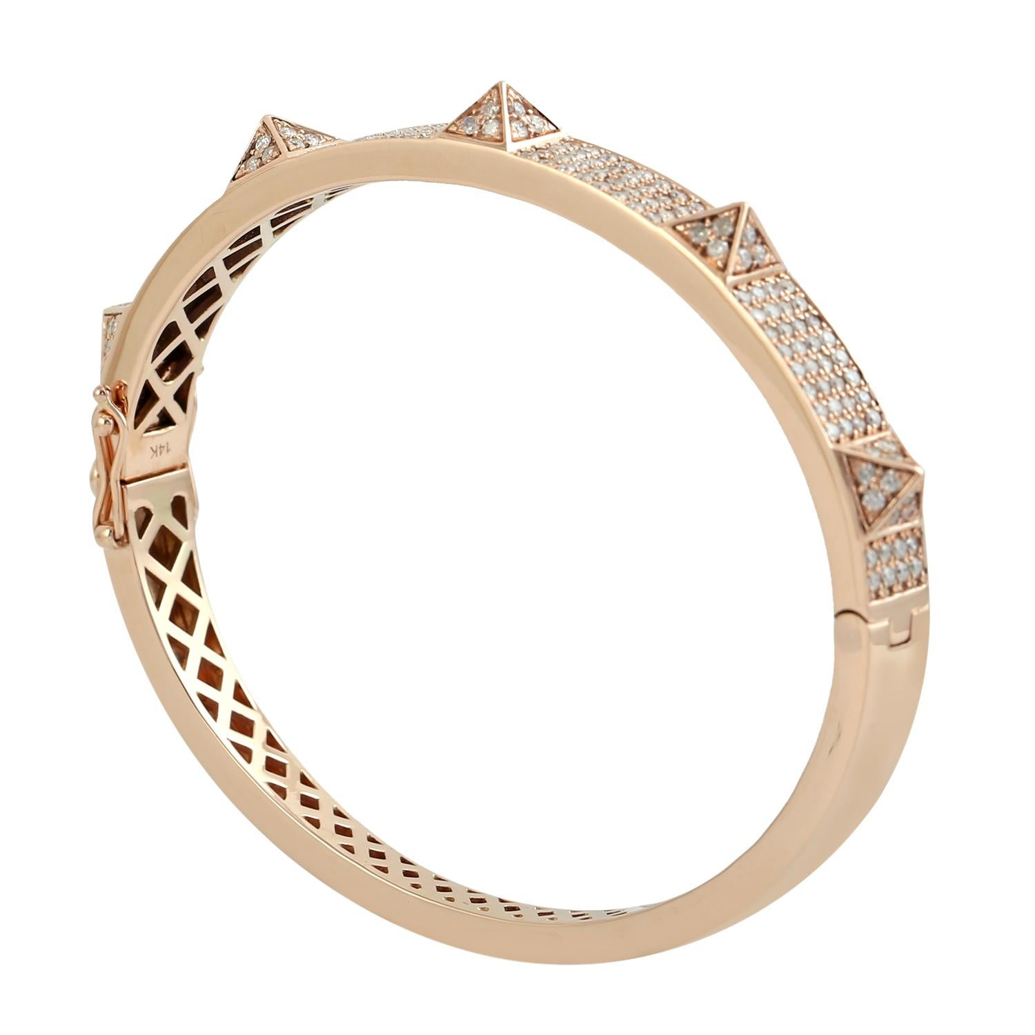 Taglio misto Pave Diamond Spike Bangle Made In 14k Rose Gold in vendita