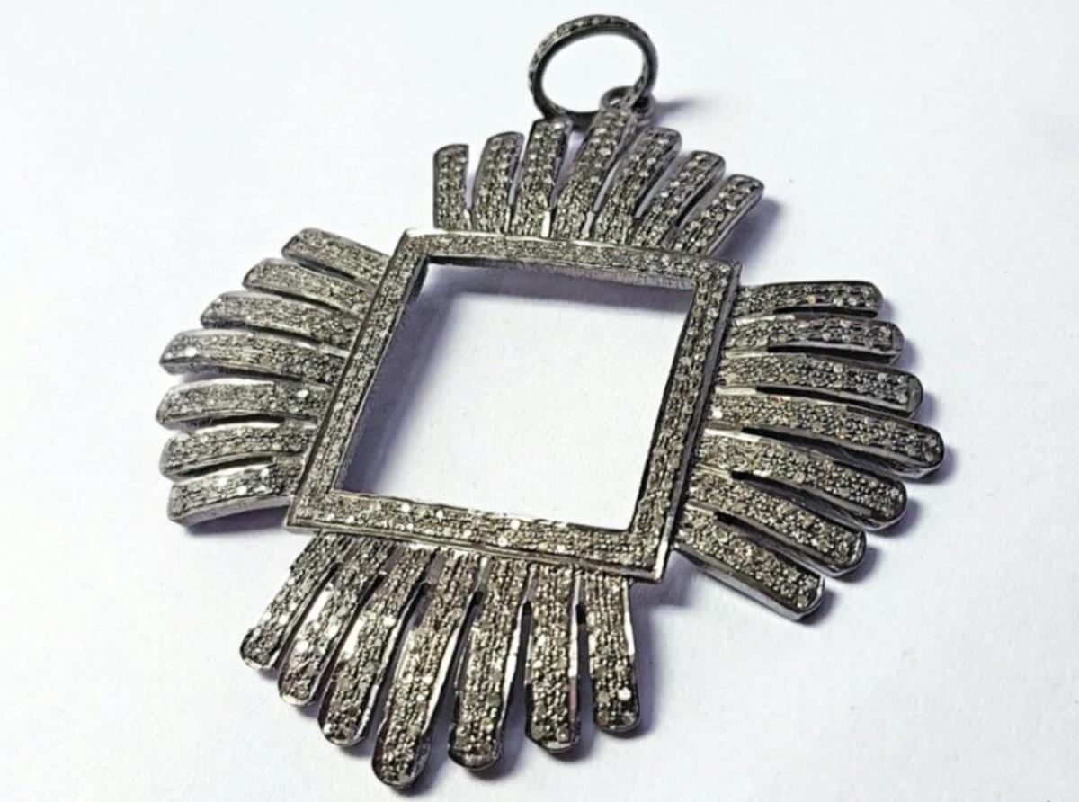 Pendentif Design/One en argent 925 avec diamant pavé fait à la main, cadeau de joaillerie. en vente 5