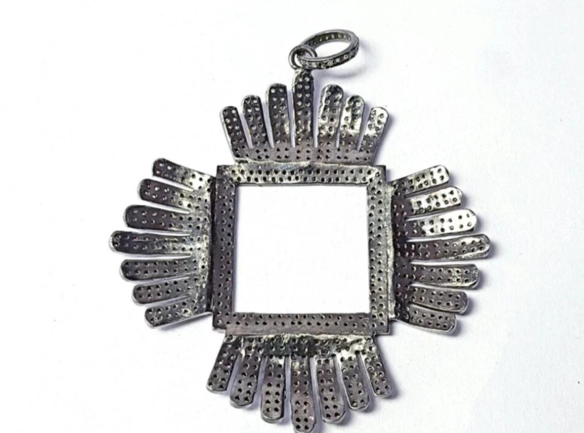 Taille ronde Pendentif Design/One en argent 925 avec diamant pavé fait �à la main, cadeau de joaillerie. en vente