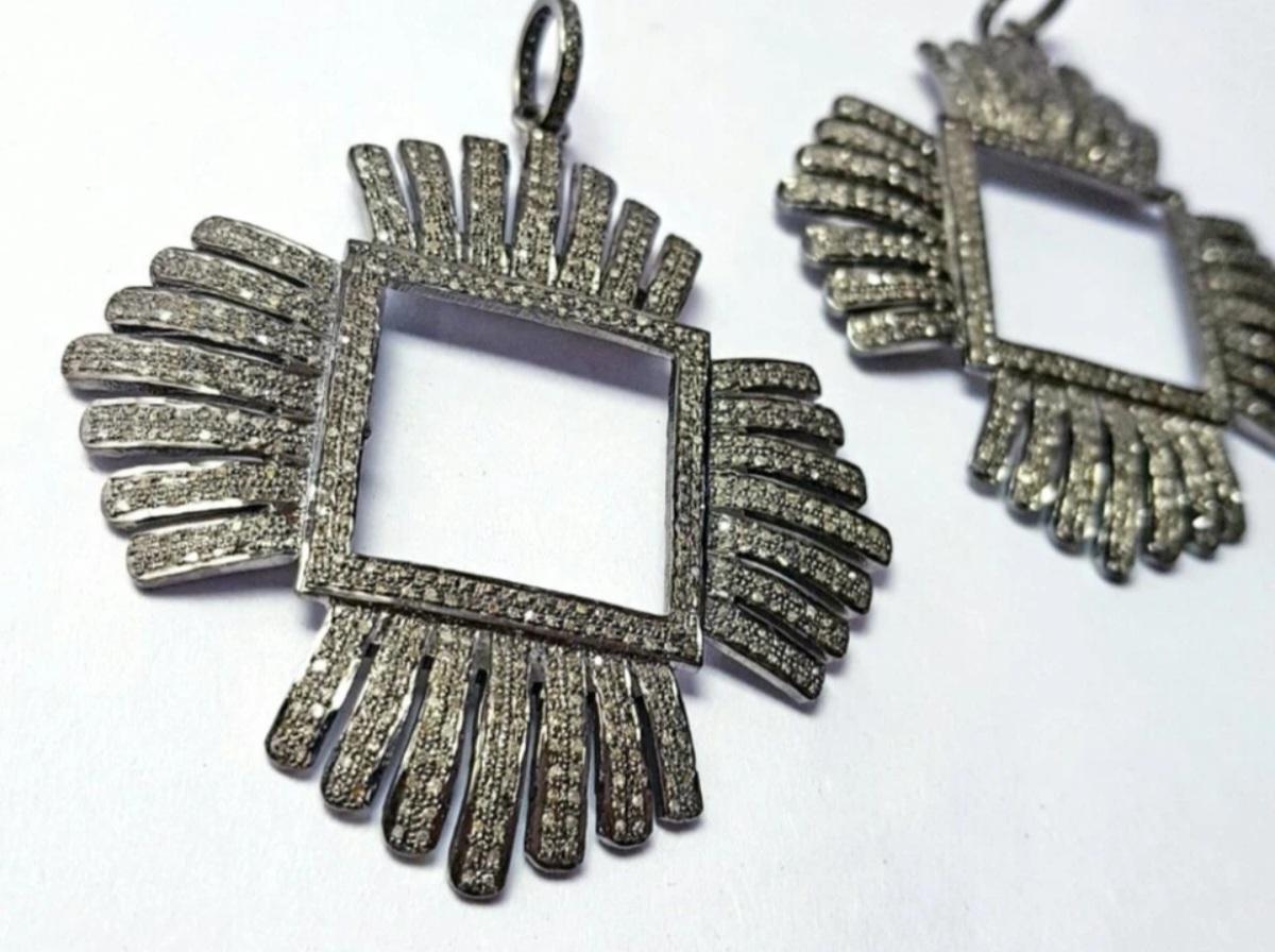 Pendentif Design/One en argent 925 avec diamant pavé fait à la main, cadeau de joaillerie. Neuf - En vente à Chicago, IL