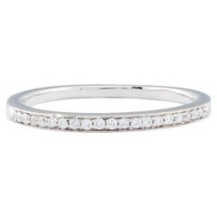 Alianza apilable de platino con pavé de diamantes
