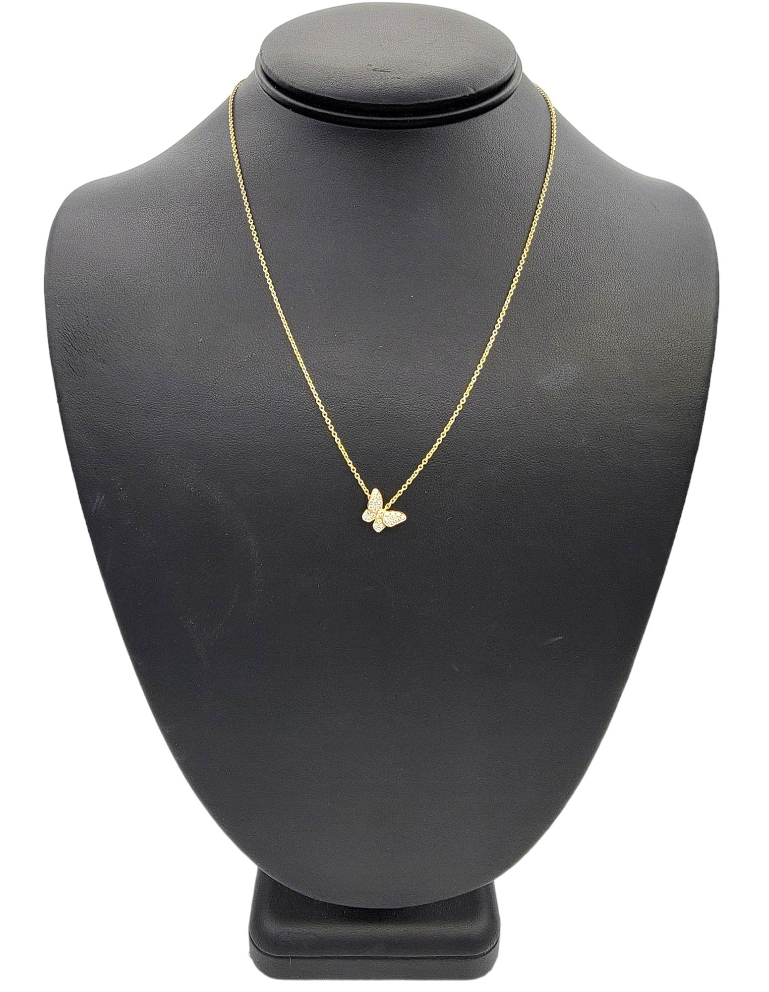 Pavé Diamond Stationary Butterfly Pendant Necklace Set in 18 Karat Yellow Gold For Sale 4