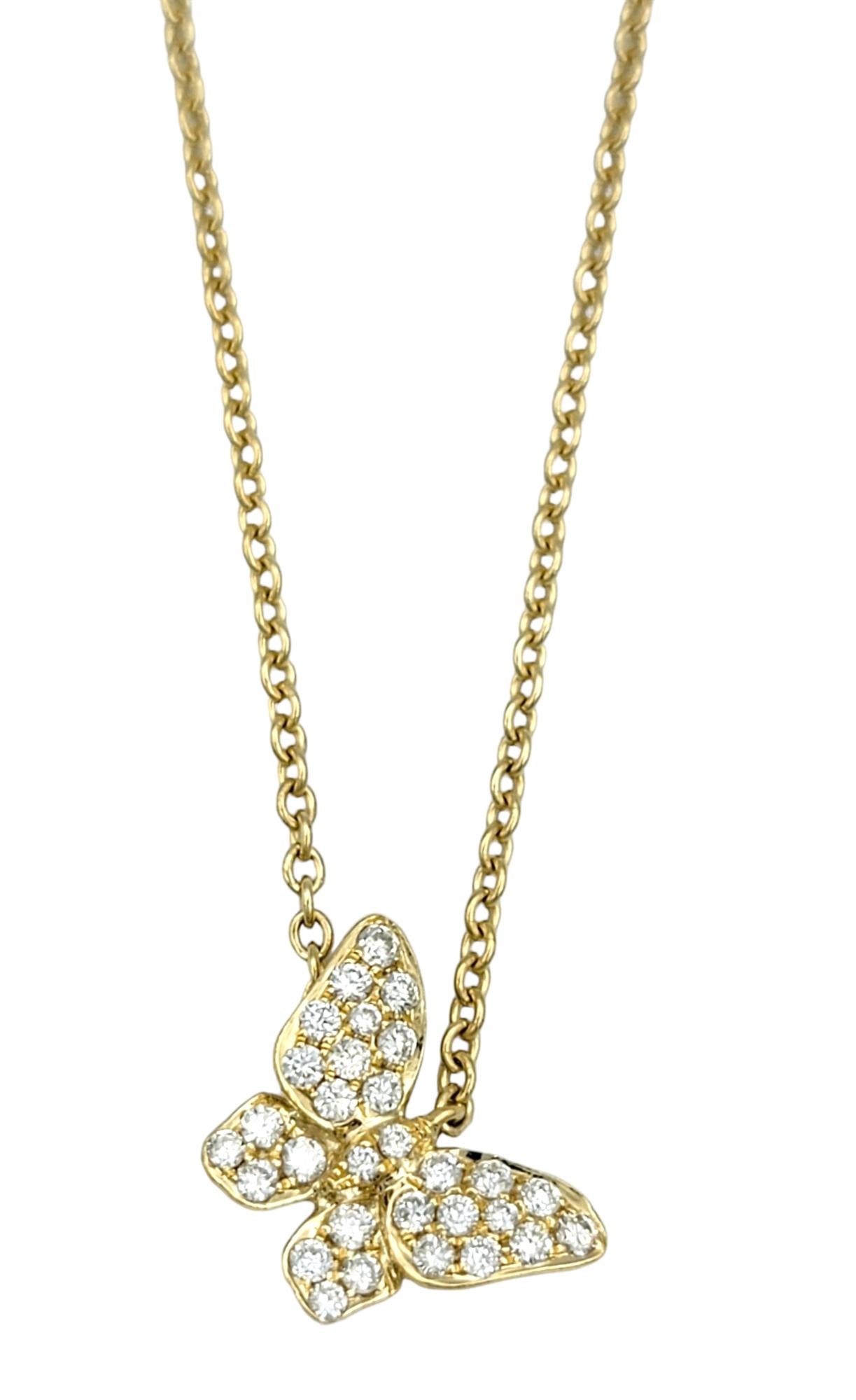 Contemporary Pavé Diamond Stationary Butterfly Pendant Necklace Set in 18 Karat Yellow Gold For Sale