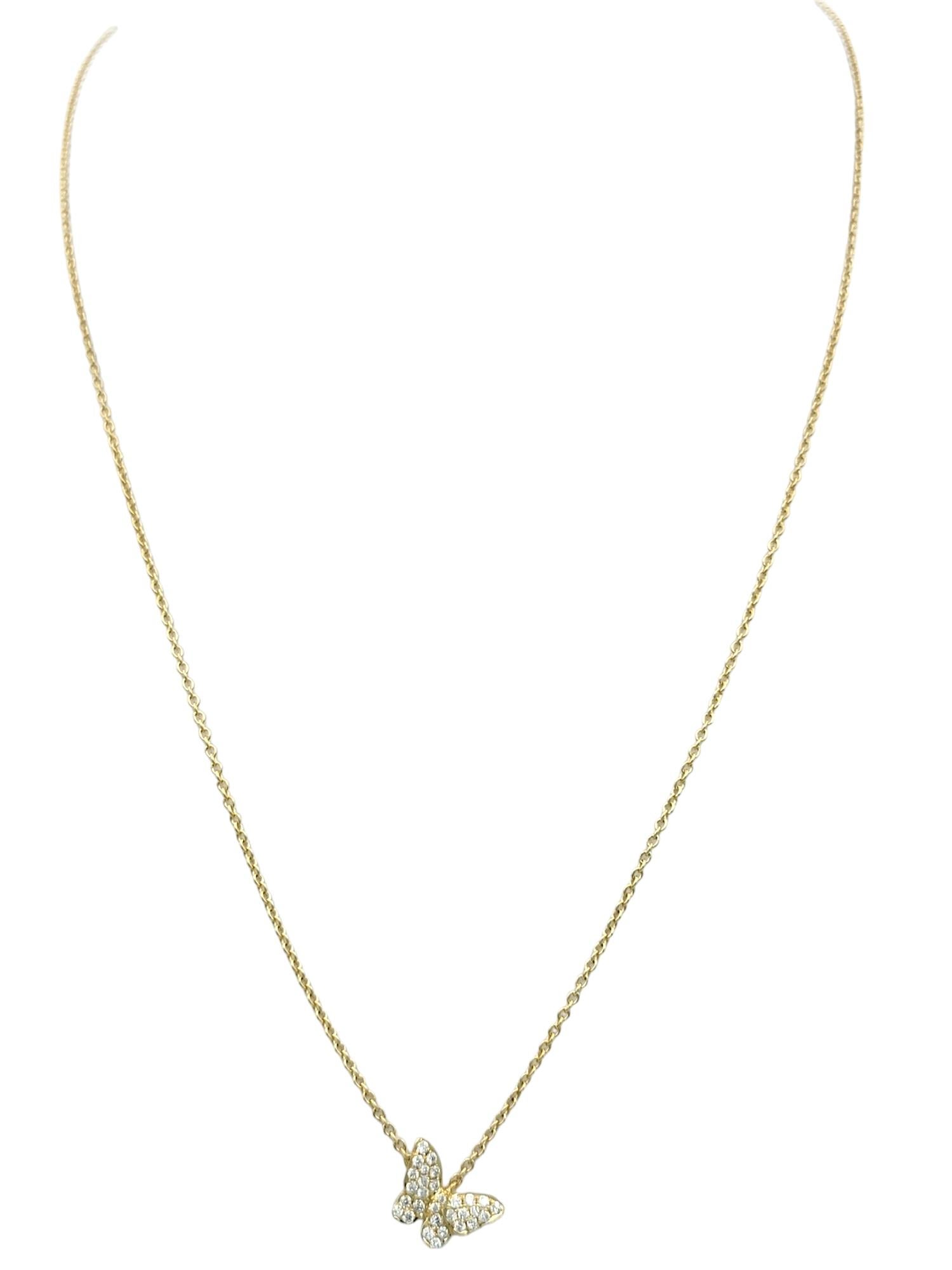 Pavé Diamond Stationary Butterfly Pendant Necklace Set in 18 Karat Yellow Gold In Good Condition For Sale In Scottsdale, AZ