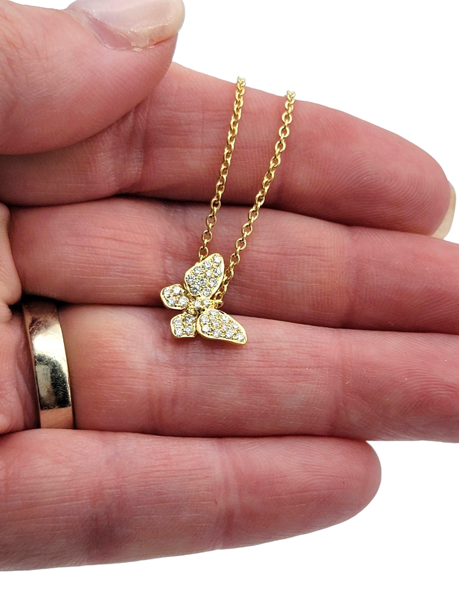 Pavé Diamond Stationary Butterfly Pendant Necklace Set in 18 Karat Yellow Gold For Sale 3