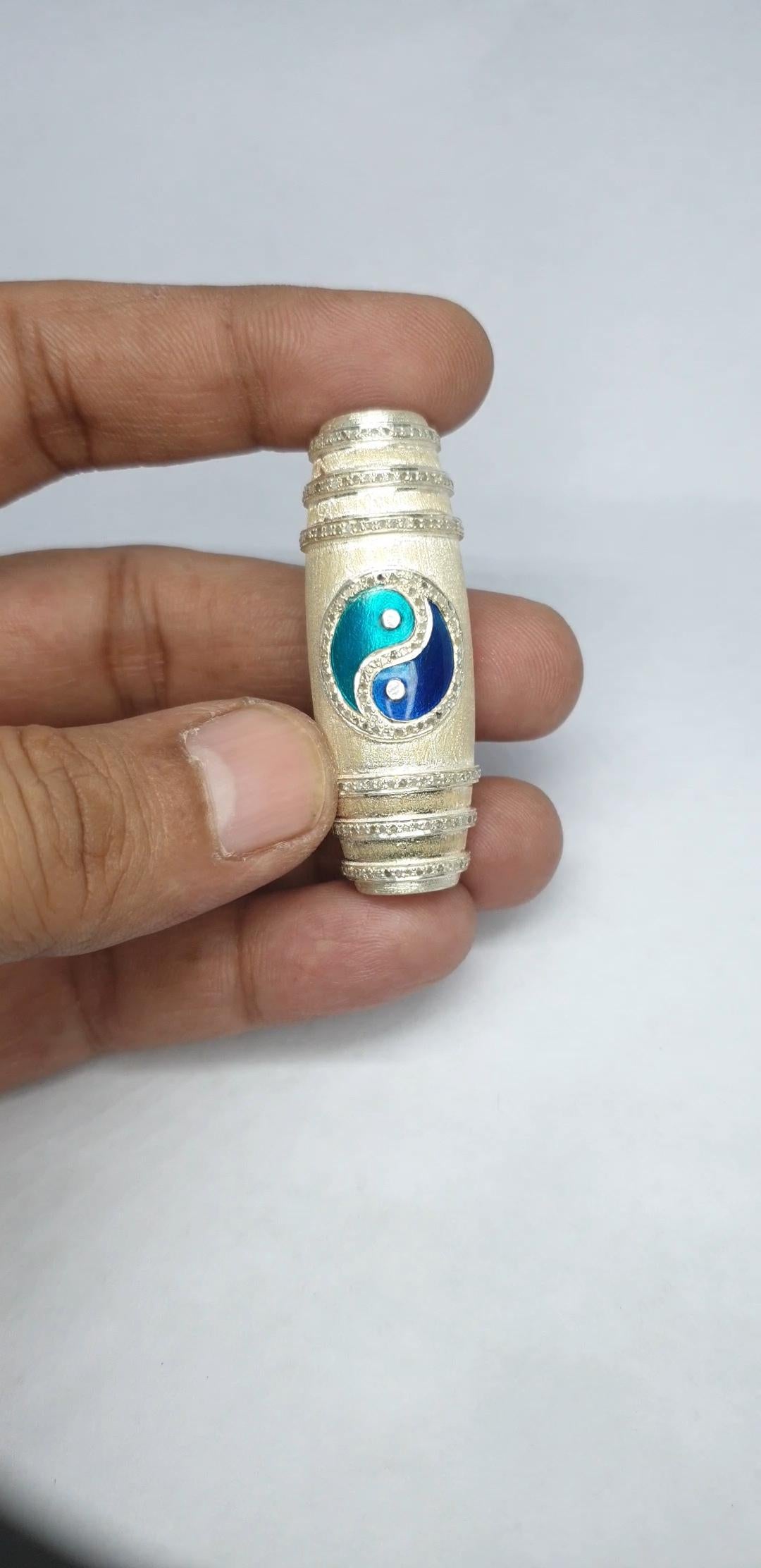 Pave diamond textured silver yin yang pendant enamel Bracelet For Sale 4