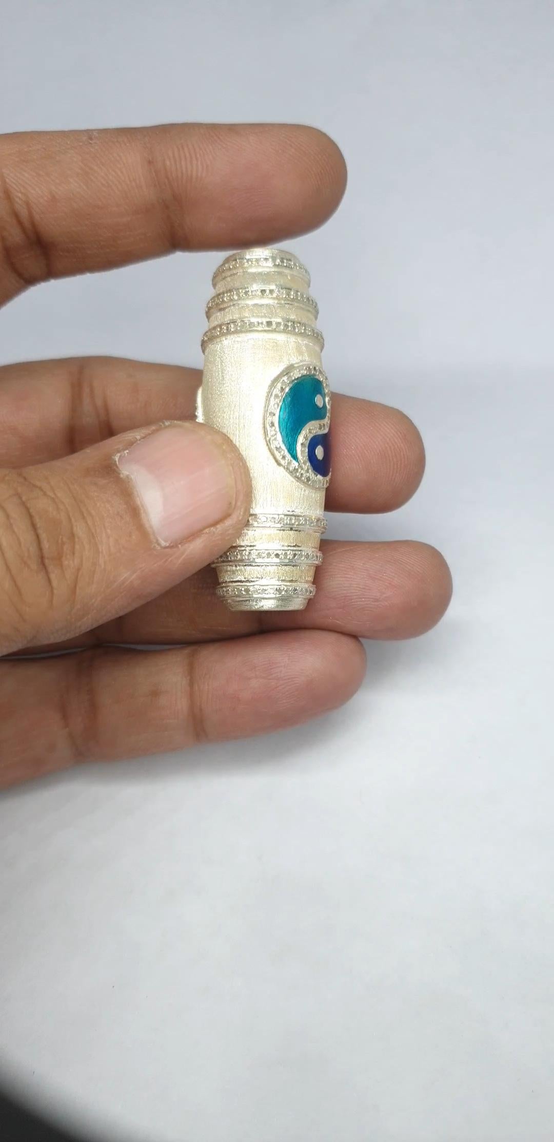 Pave diamond textured silver yin yang pendant enamel Bracelet For Sale 5