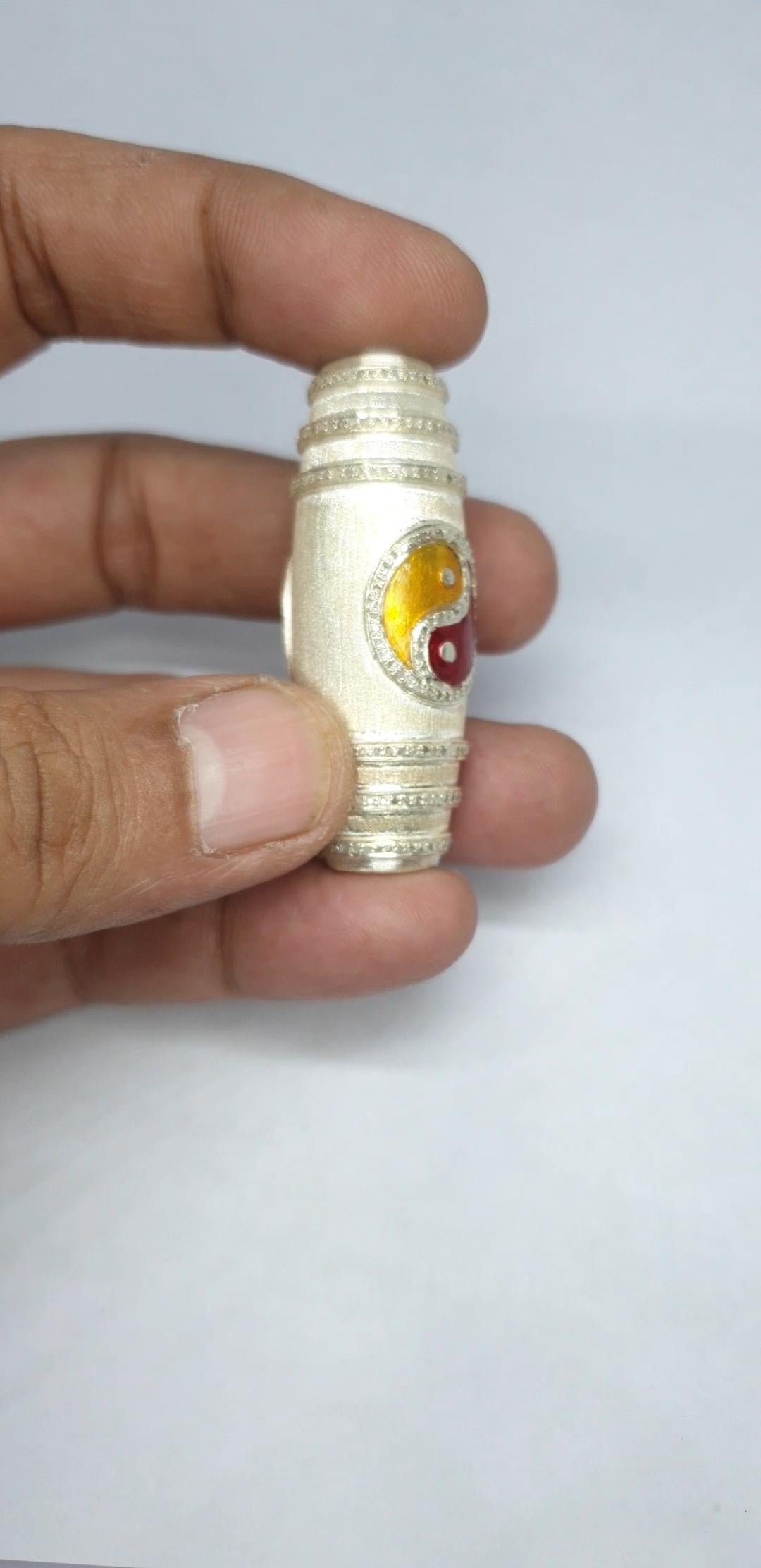 Round Cut Pave diamond textured silver yin yang pendant enamel Bracelet For Sale