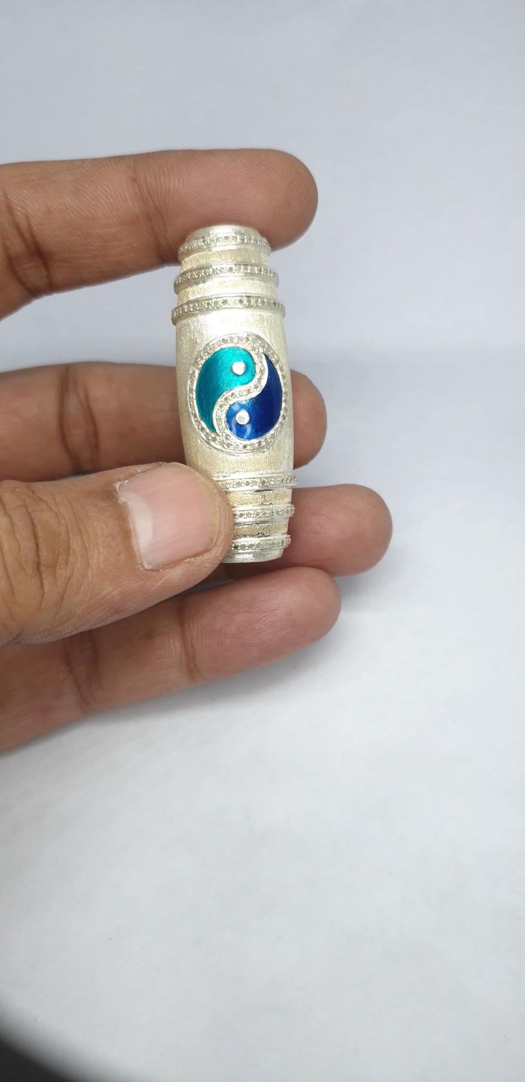 Pave diamond textured silver yin yang pendant enamel Bracelet For Sale 2