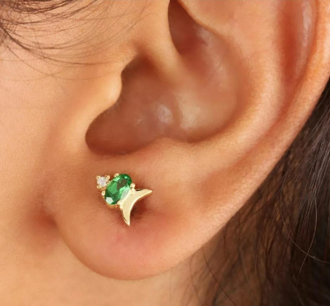 da uomo o donna Orecchino Pave Diamond Tiny in oro 14k Granato Tsavorite Fatto a mano Regalo fine orecchino. in vendita