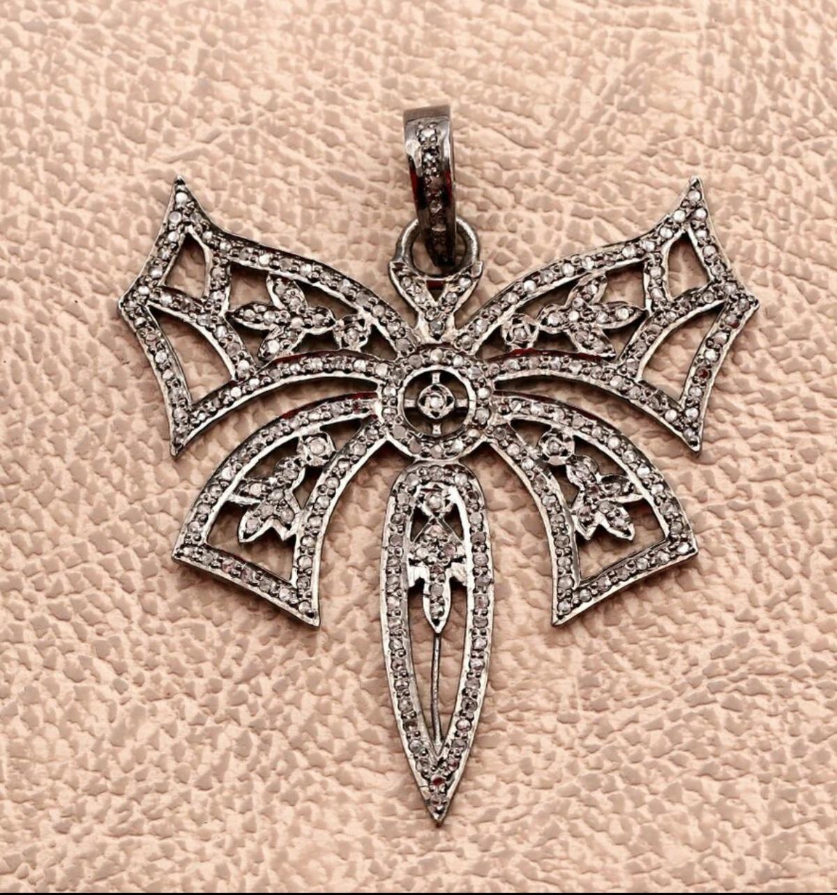 Pendentif papillon unique en argent 925 et diamants pavés, fait à la main, cadeau Neuf - En vente à Chicago, IL