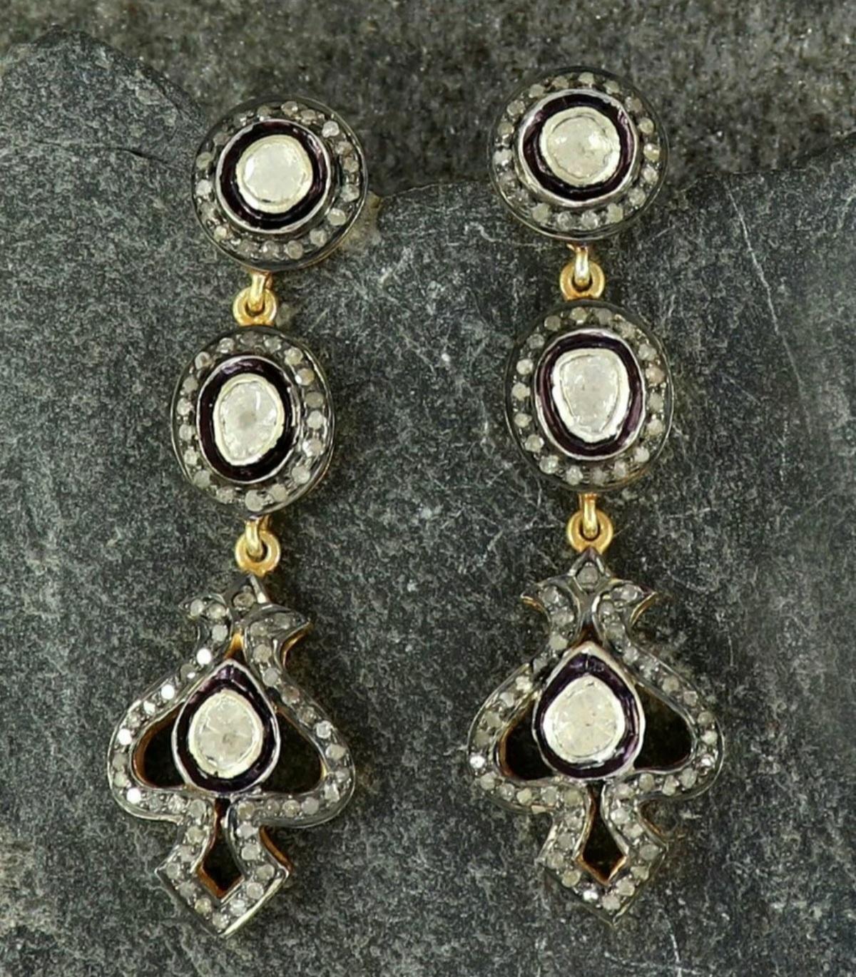 Pave Diamond Victorian Earring 925 Silver Polki Diamond Earring Fine Jewelry.


Größe
16x52mm Ungefähr
Bruttogewicht
11,10 Gramm Ungefähr
Metallkern
Sterling Silber, 925 Teile pro 1000
Befestigung
Schmetterling
Metallische Reinheit
925 Teile pro