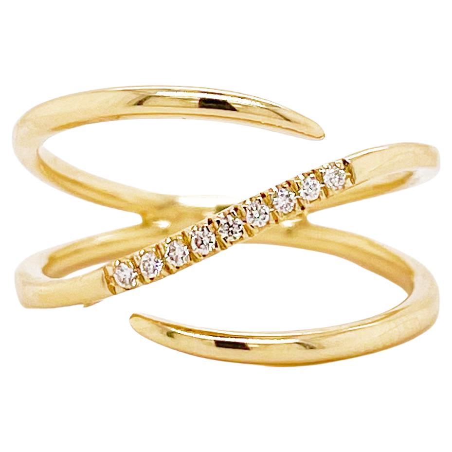 En vente :  Bague enveloppante en or jaune avec diamants pavés et tige fendue