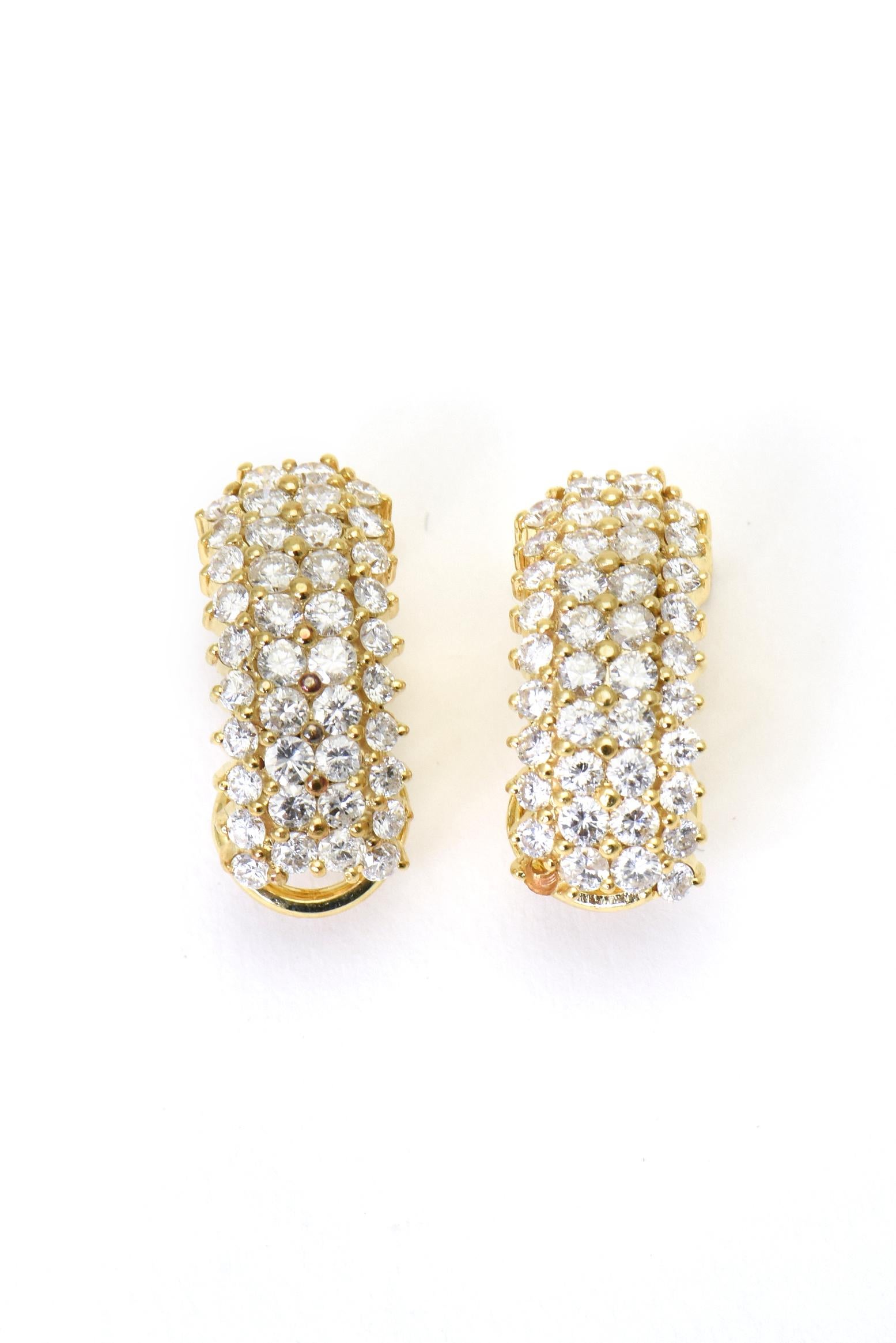 Pavé Diamond Yellow Gold Hoop Huggie Earrings In Excellent Condition In Miami Beach, FL