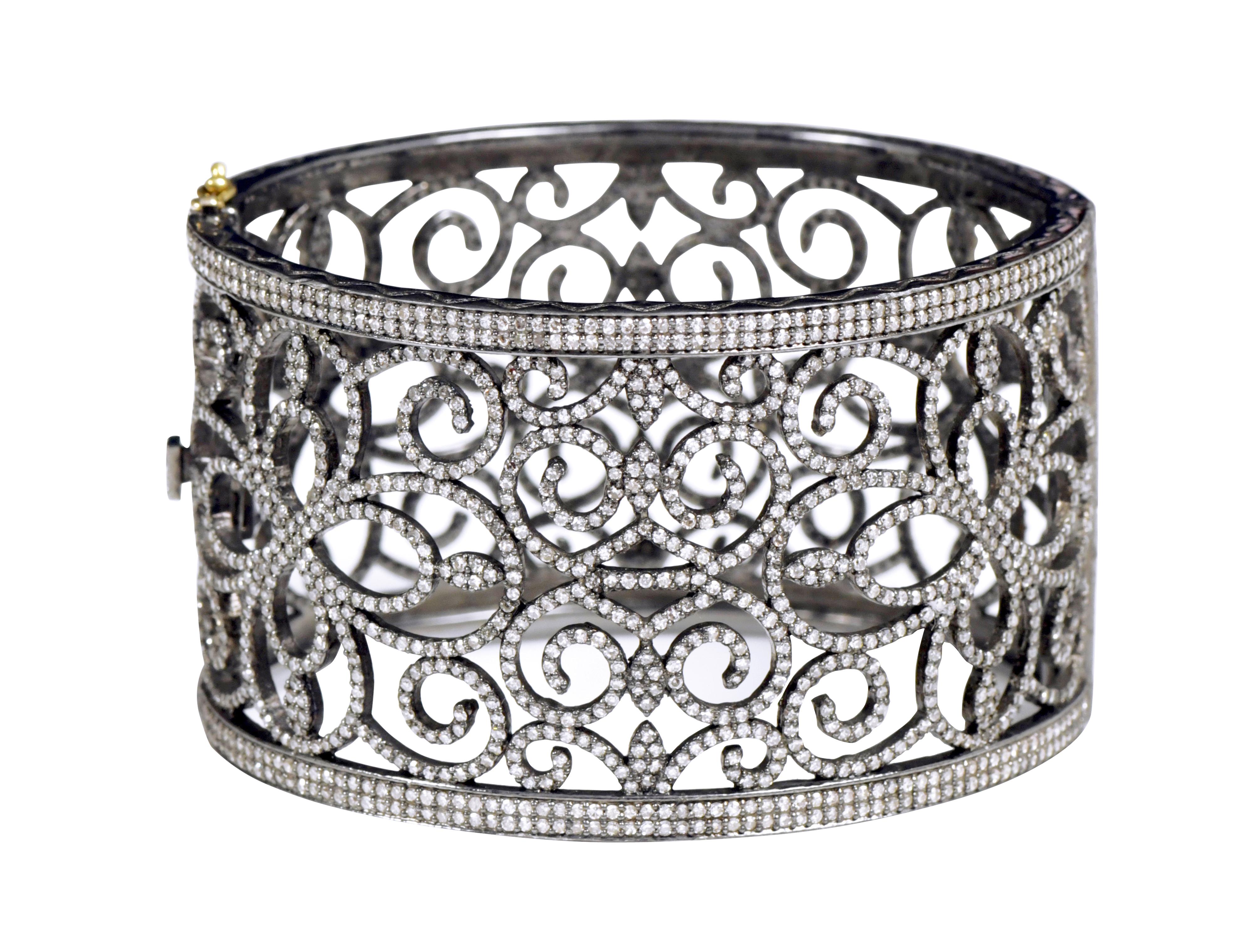 Round Cut Pave Diamonds 13.35 Carats Bangle in Art-Deco Style For Sale