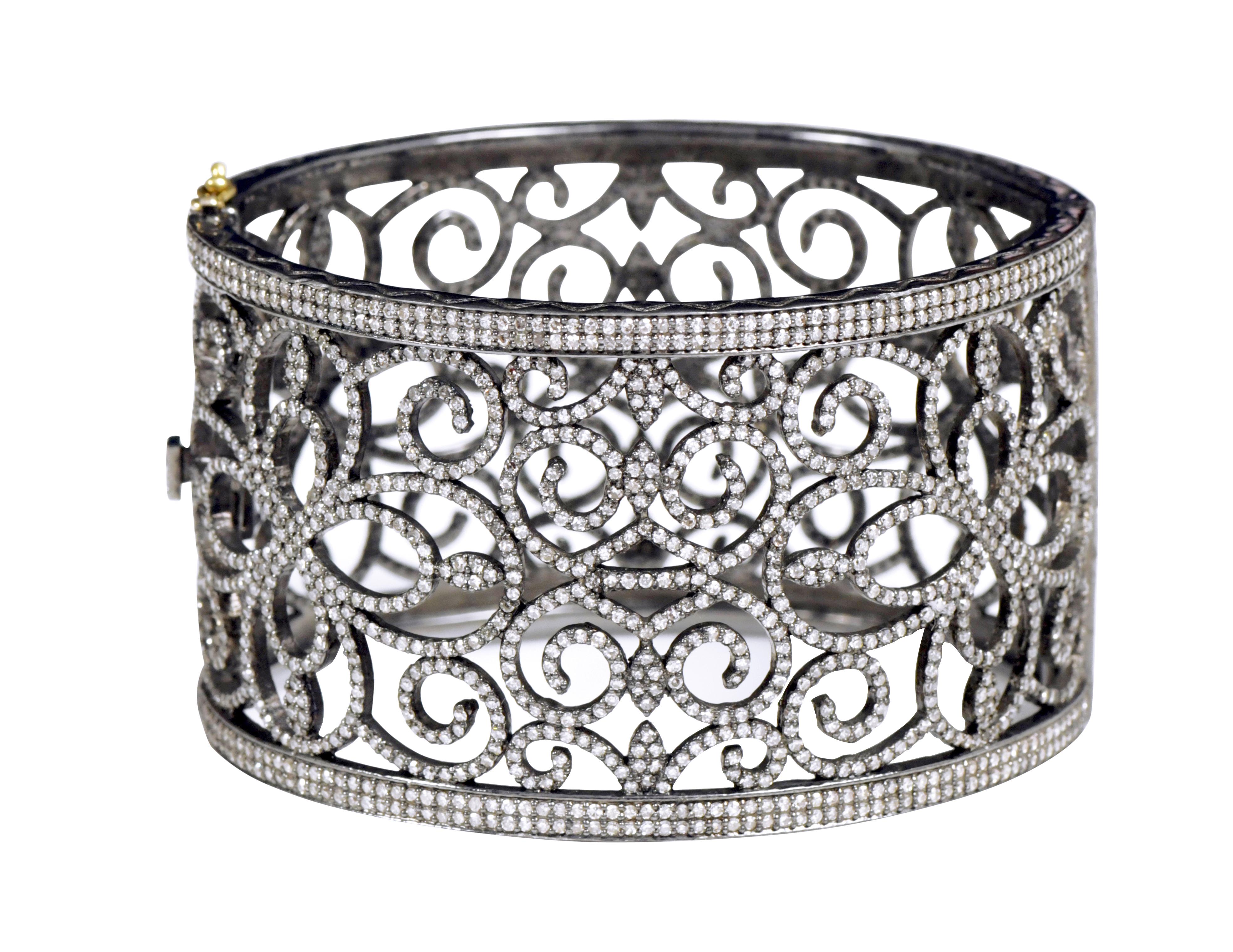Bracelet jonc en diamants pavés de 13,35 carats de style Art déco Neuf - En vente à Jaipur, IN