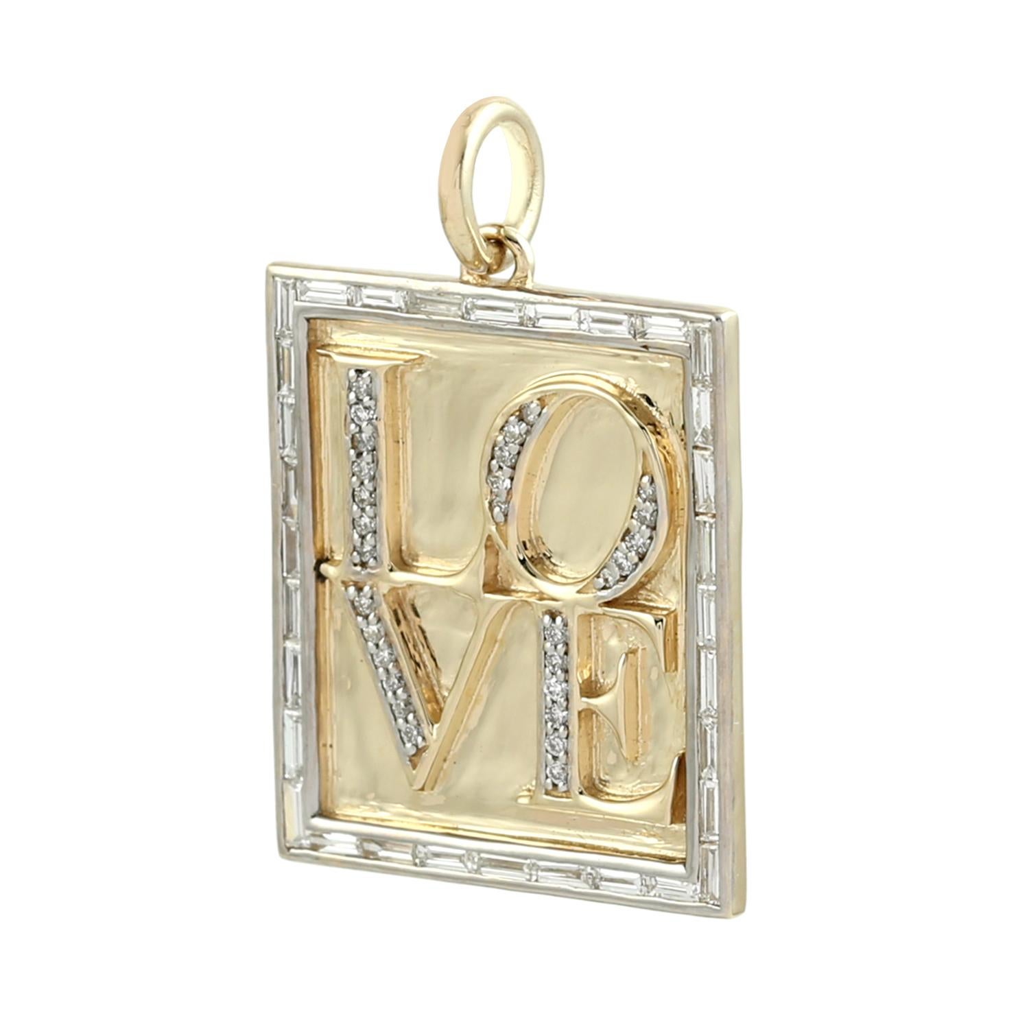Colgante de amor con diamantes pavé de oro amarillo de 14k Art Decó en venta
