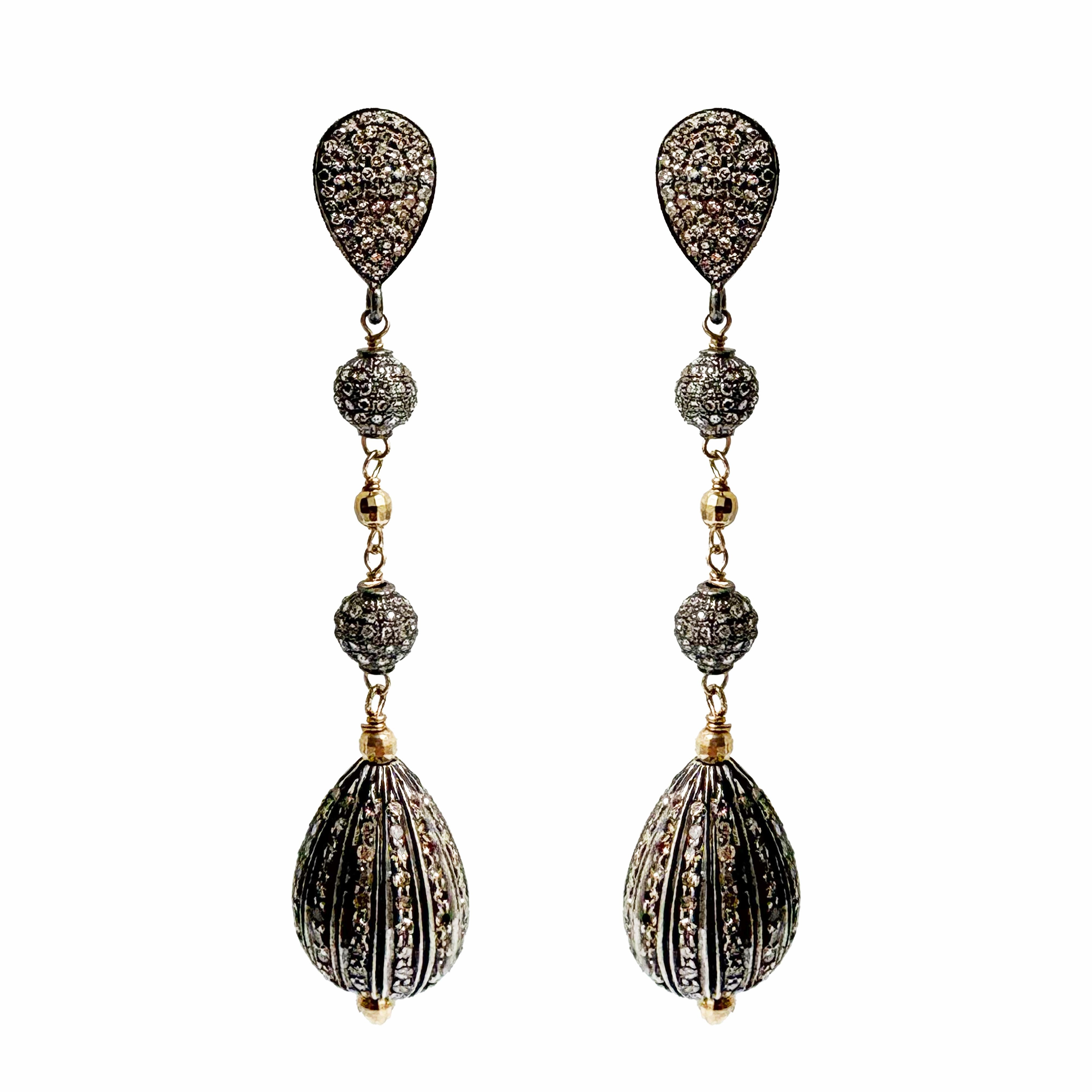 Pendientes Paradizia de plata de ley rodiada con diamantes pavé en Nuevo estado para la venta en Laguna Beach, CA