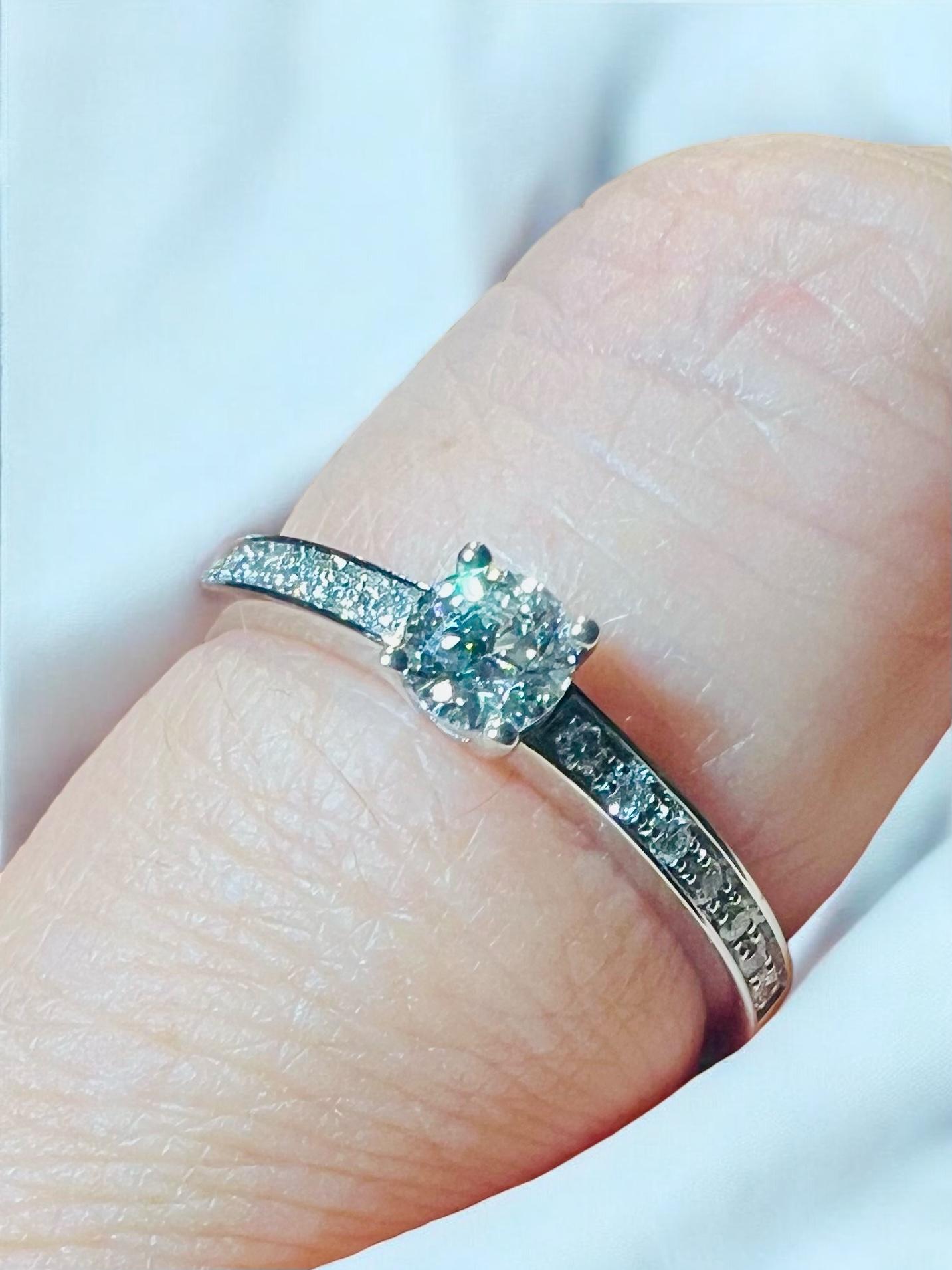 Women's or Men's Pave diamonds ring, 18-carat white gold For Sale