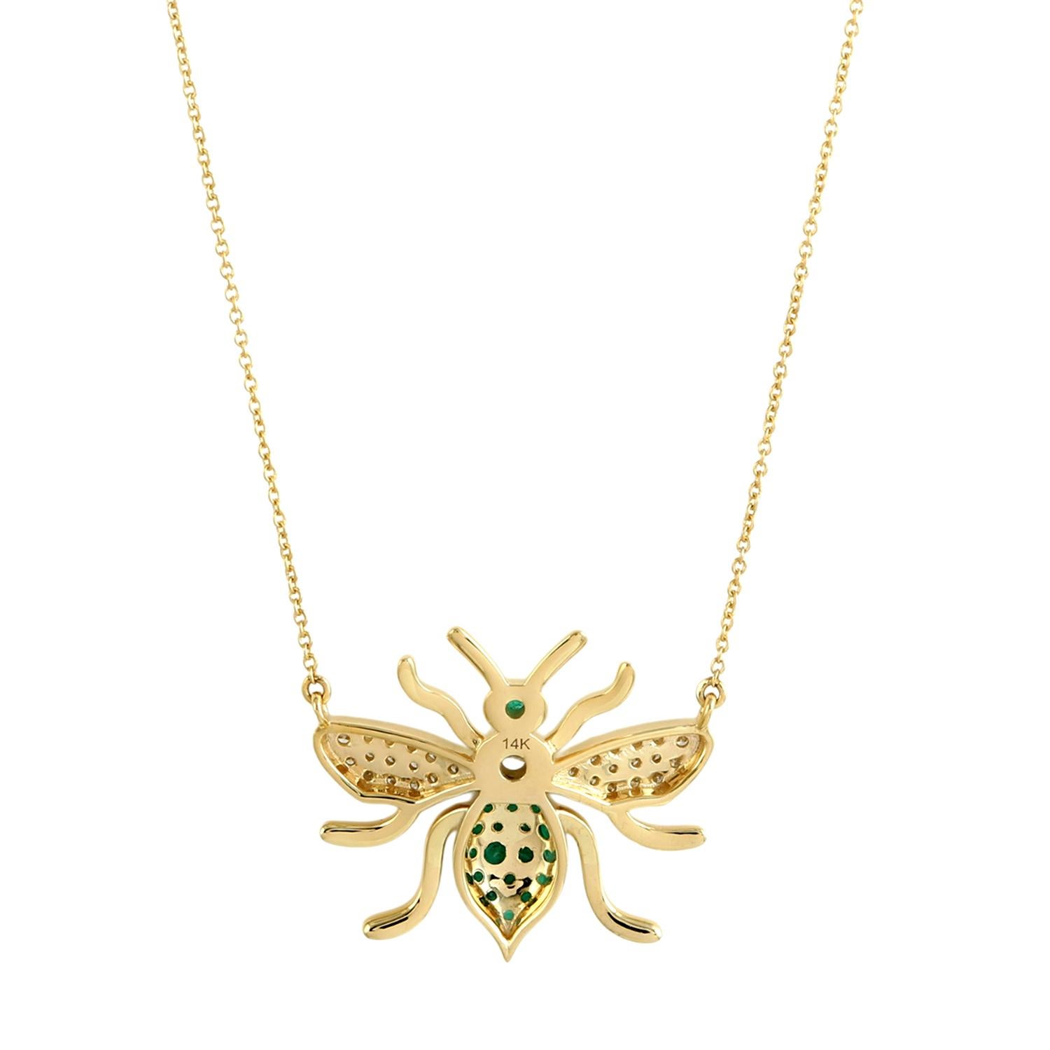 Pave Esmeralda y Diamantes Collar Colgante Abeja De Oro Amarillo 14k Corte mixto en venta