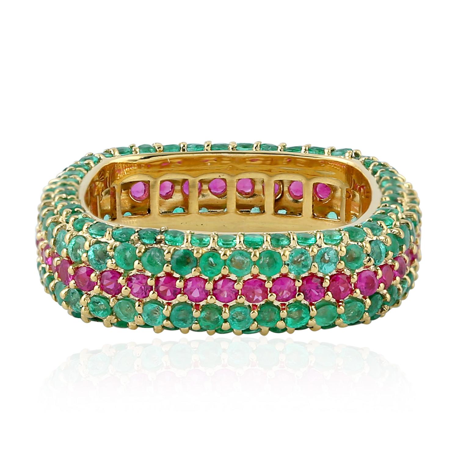 Contemporary Pave Emerald & Ruby Band Ring Made In 18k Yellow Gold For Sale