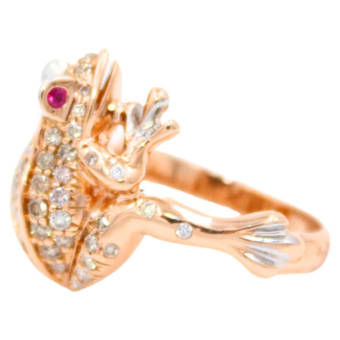 Fancy Champagner Weißer Diamant-Rubin- Frosch-Cocktailring mit Tiermotiv aus Roségold (Moderne) im Angebot