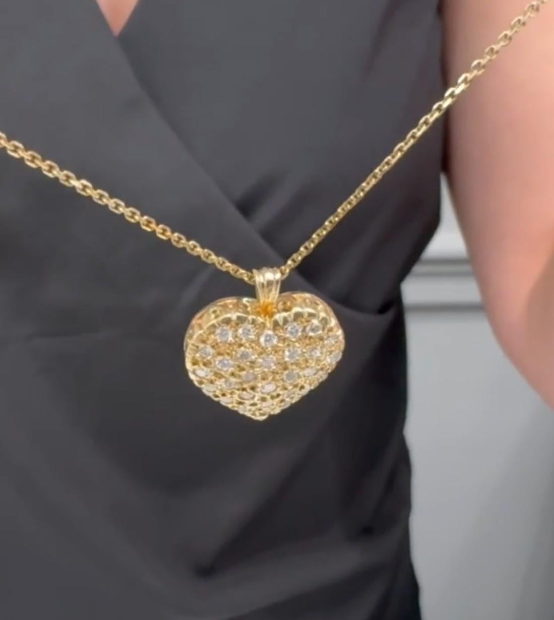 Pendentif cœur pavé en or jaune 14 carats avec diamants en vente 2