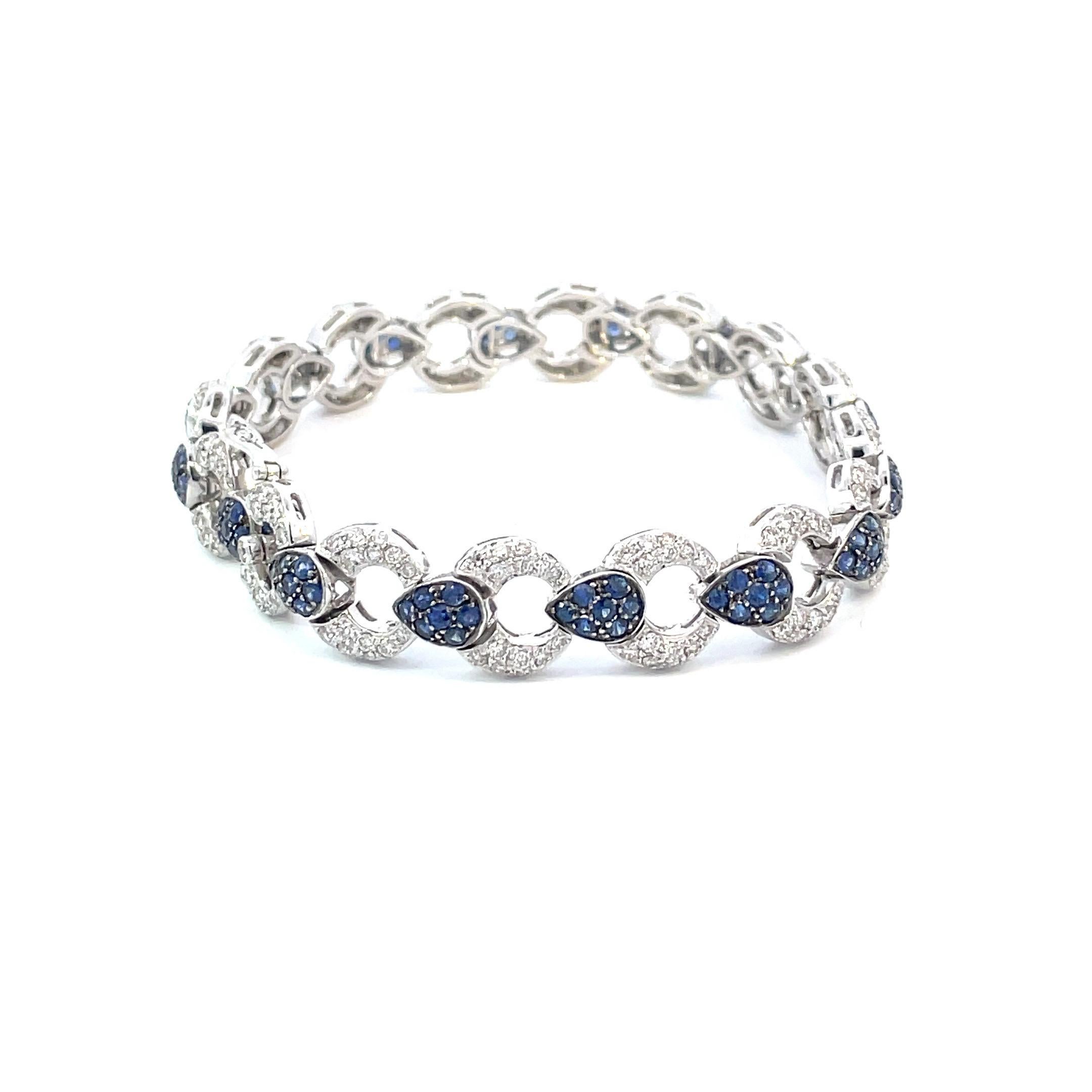 Pave Link Bracelet With Natural Blue Sapphires & Diamonds in 18 Karat White Gold In New Condition For Sale In Westmount, CA