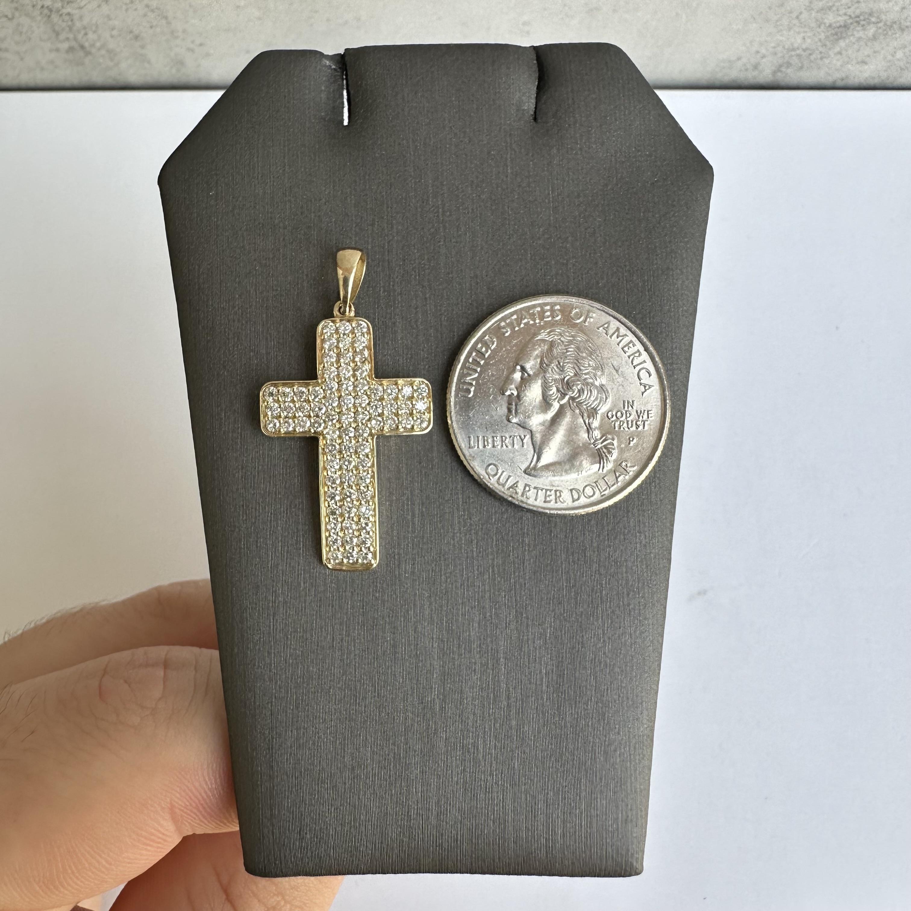 Pavé Natural Diamond Cross Pendant in 14kt Yellow Gold - 0.97ctw Diamonds, New In New Condition In West Hempstead, NY