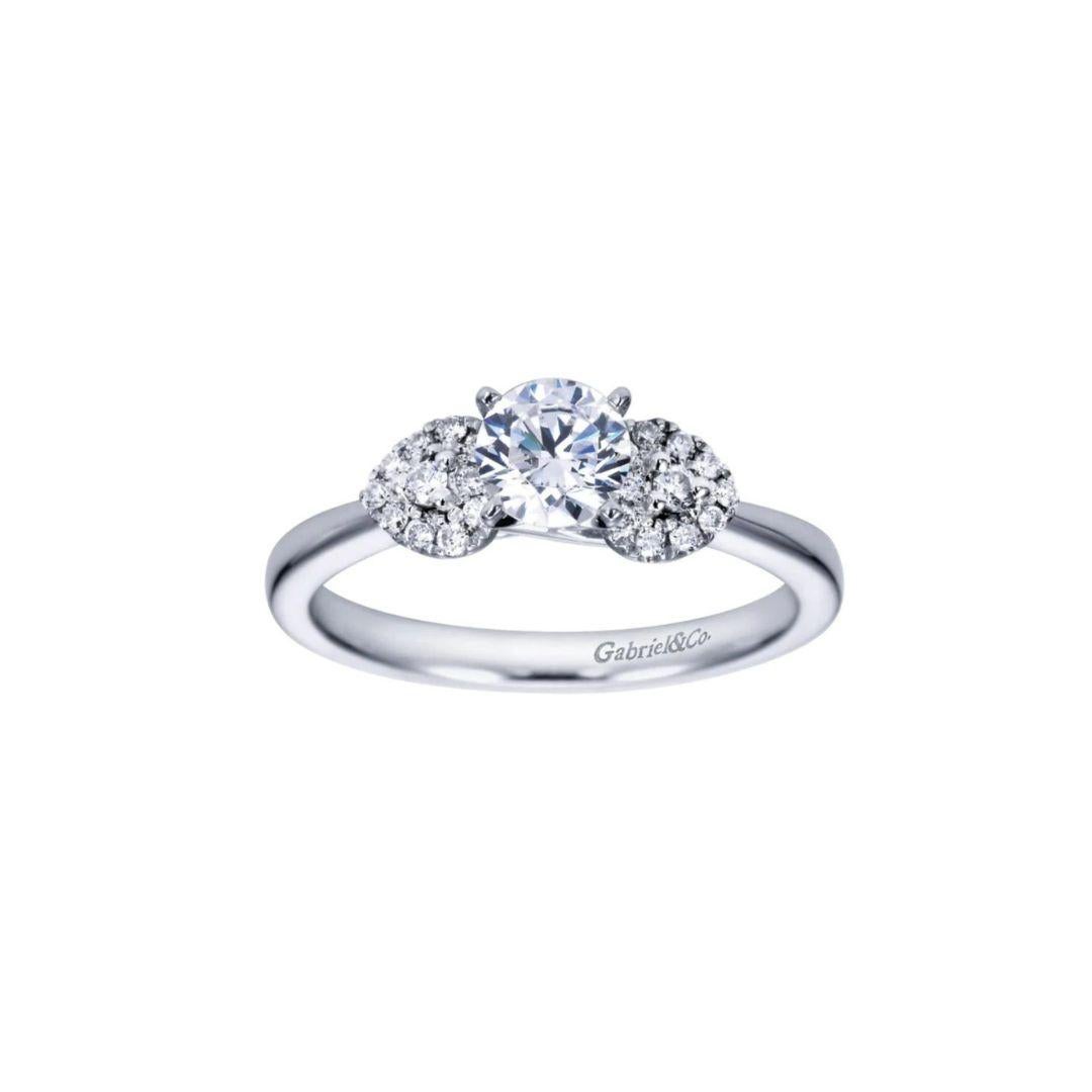   Pave Petals White Gold Diamond Engagement Ring In New Condition For Sale In Stamford, CT