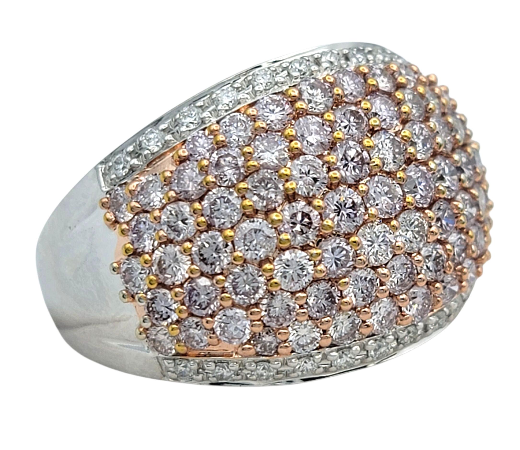 Contemporaneo Anello da cocktail a cupola con diamanti bianchi e rosa pavé in oro bianco e rosa 14 carati in vendita