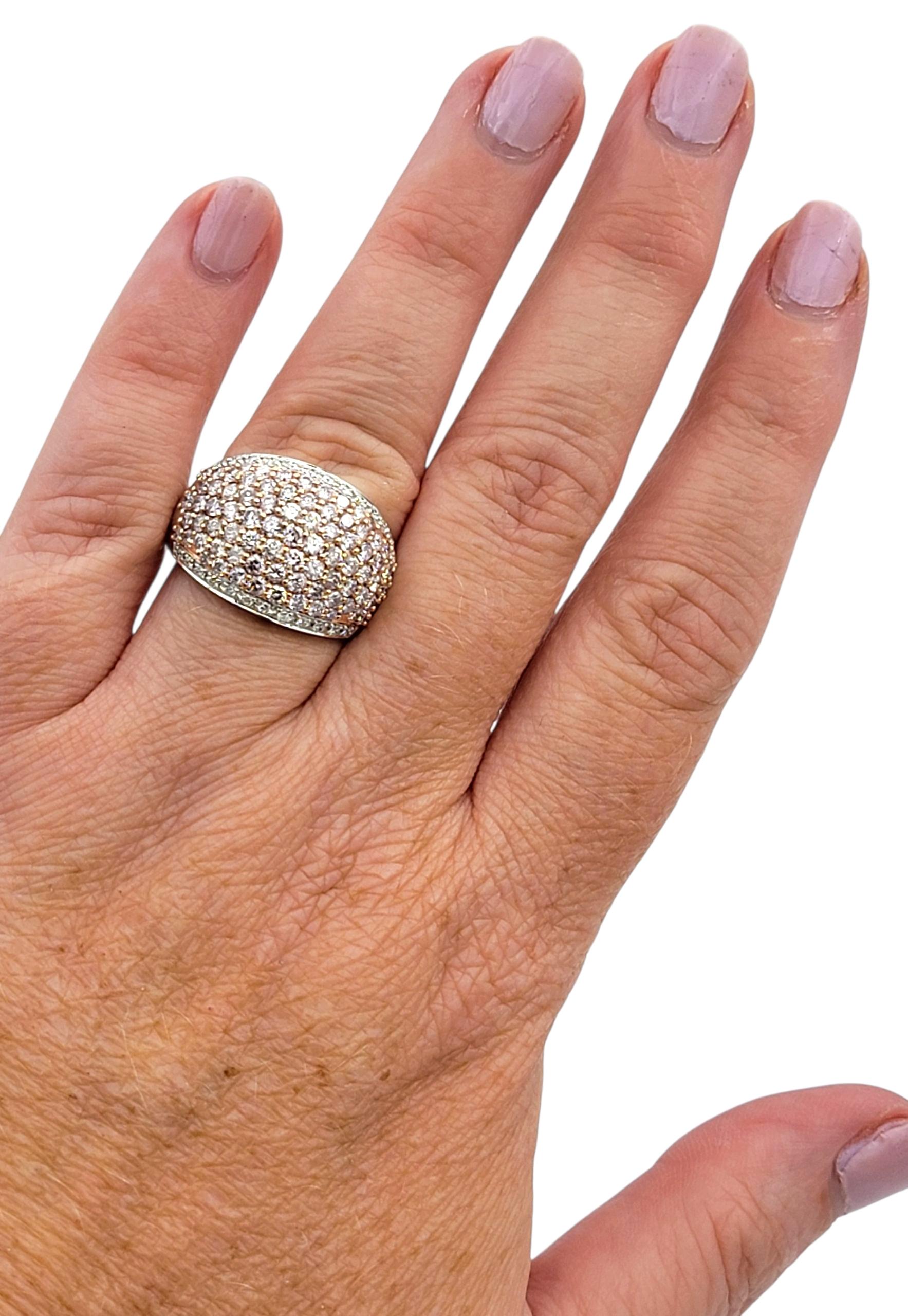 Anello da cocktail a cupola con diamanti bianchi e rosa pavé in oro bianco e rosa 14 carati in vendita 2