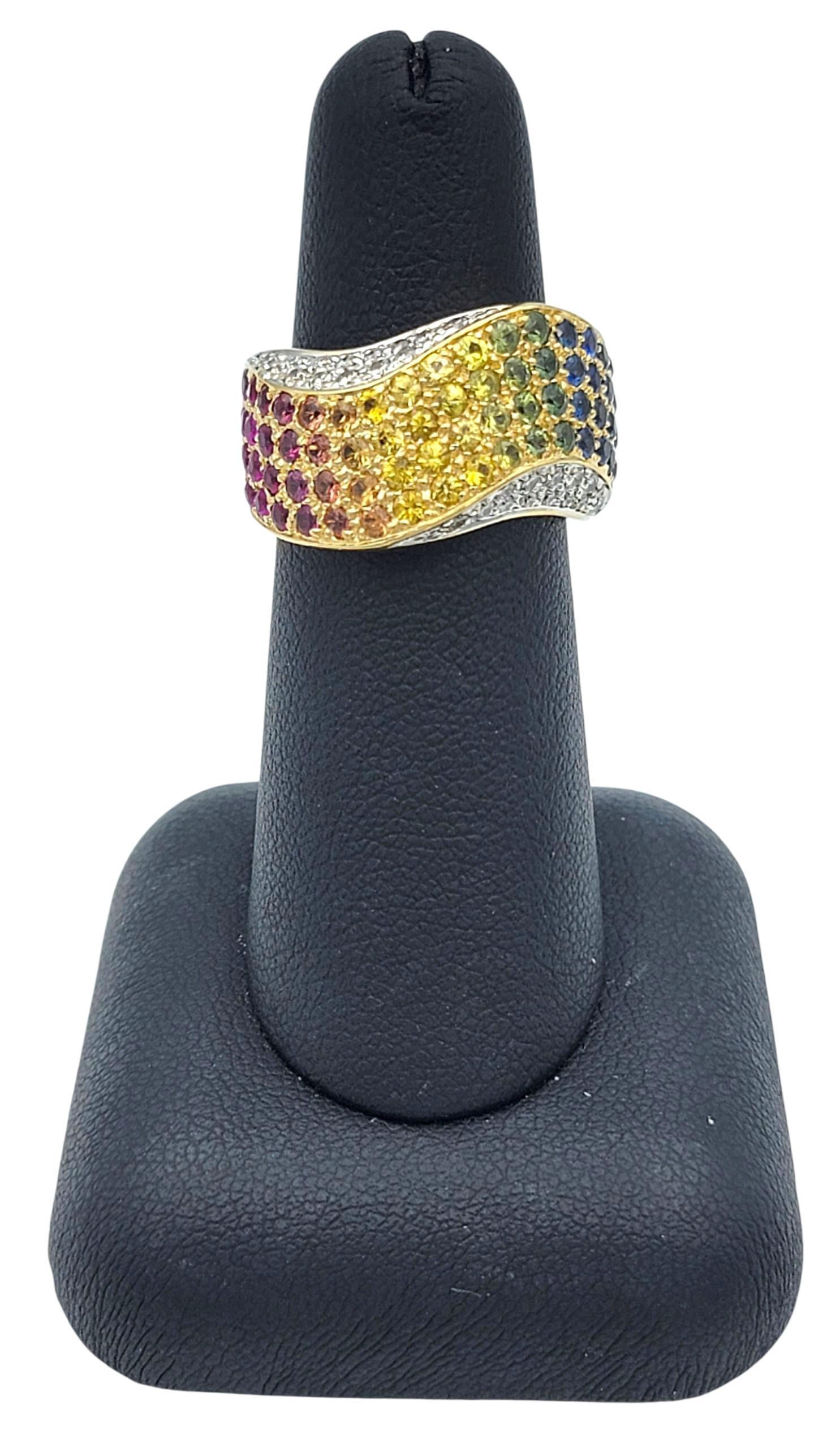 Anello a fascia ondulata con zaffiro Rainbow Pavé e diamante in oro giallo 18 carati in vendita 7