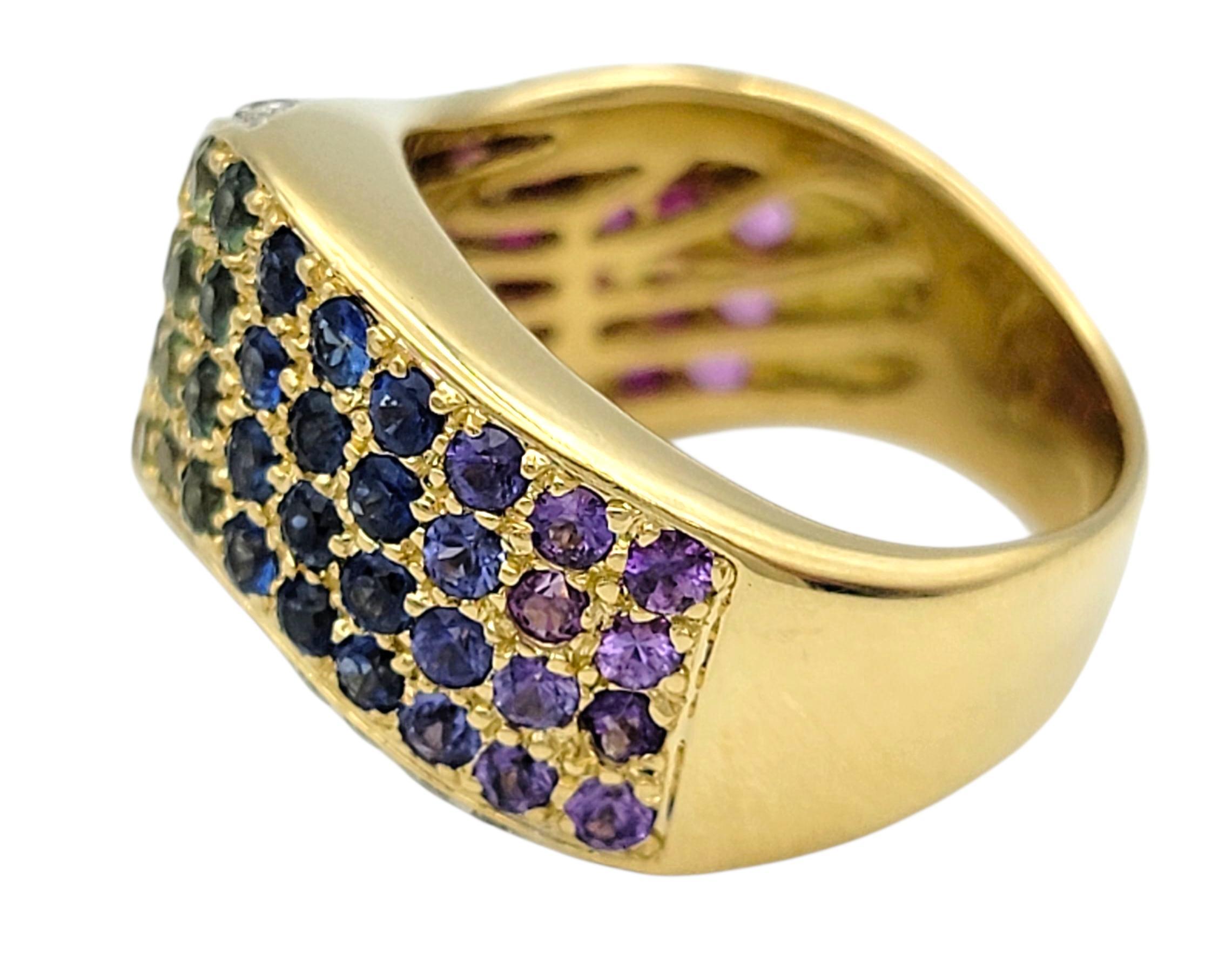 Anello a fascia ondulata con zaffiro Rainbow Pavé e diamante in oro giallo 18 carati in vendita 1