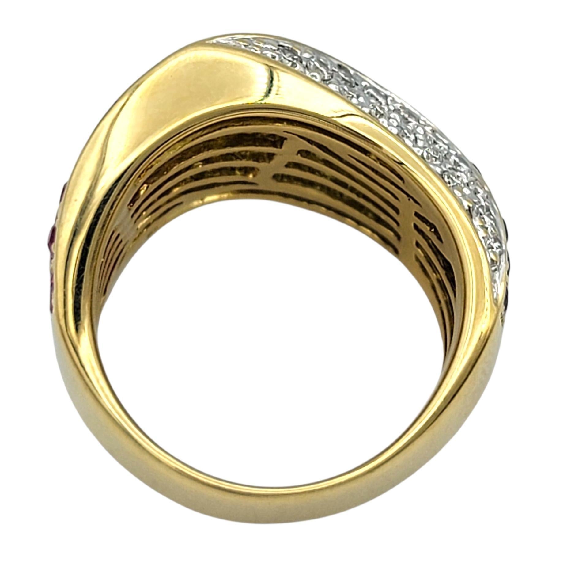 Anello a fascia ondulata con zaffiro Rainbow Pavé e diamante in oro giallo 18 carati in vendita 3