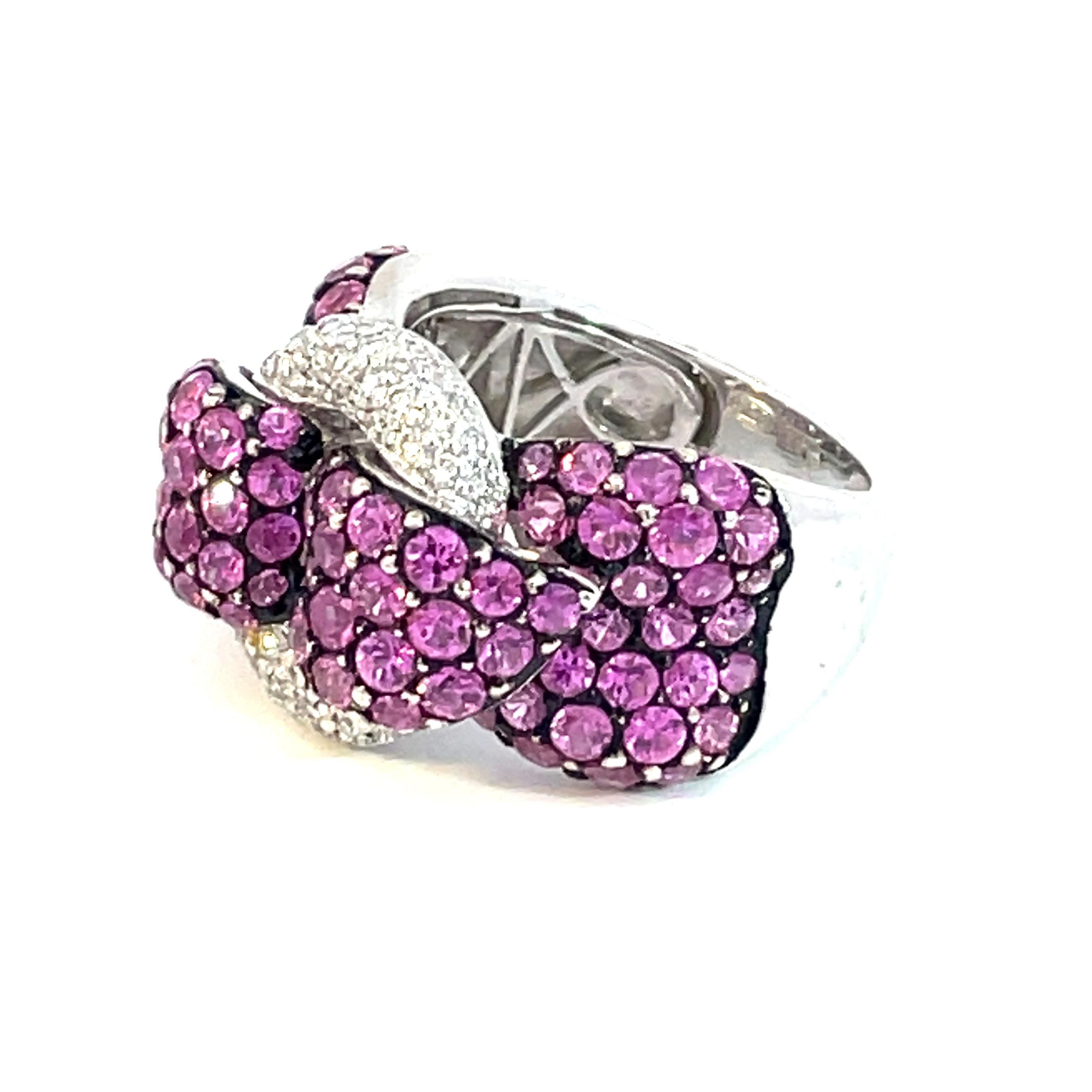 Pavé Ribbon Ring with Pink Sapphires & White Diamonds in 18 Karat White Gold For Sale 1