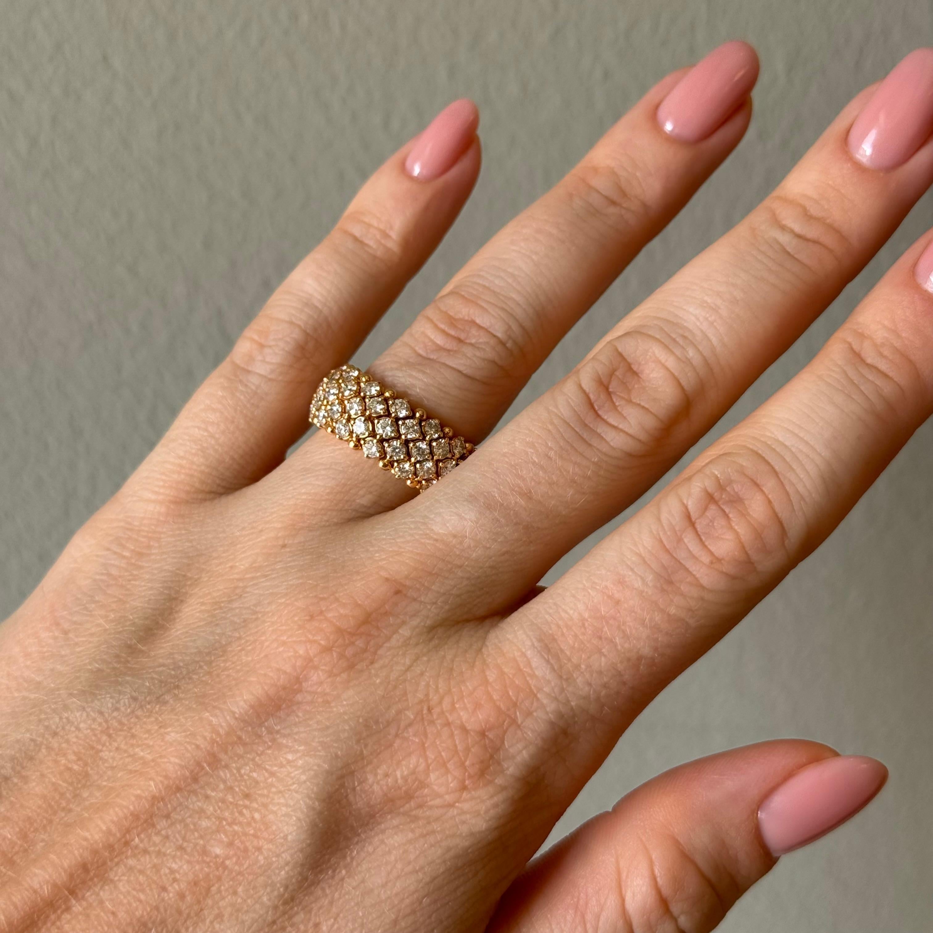 Anillo Pavé con Diamantes en Oro Rojo de 18 Kilates en venta 4
