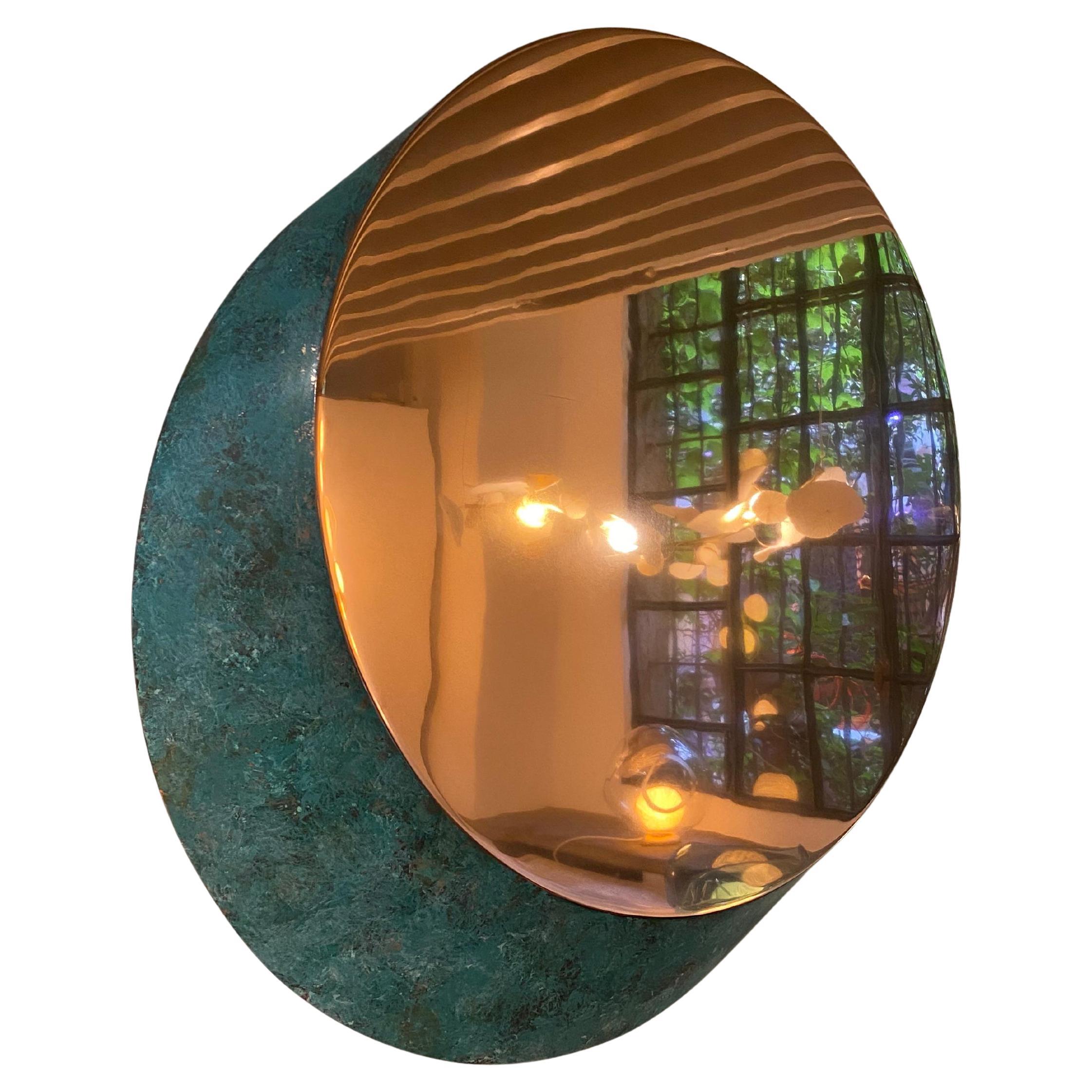 Espejo escultórico Pavè de cobre verdigris de dAM Atelier en venta