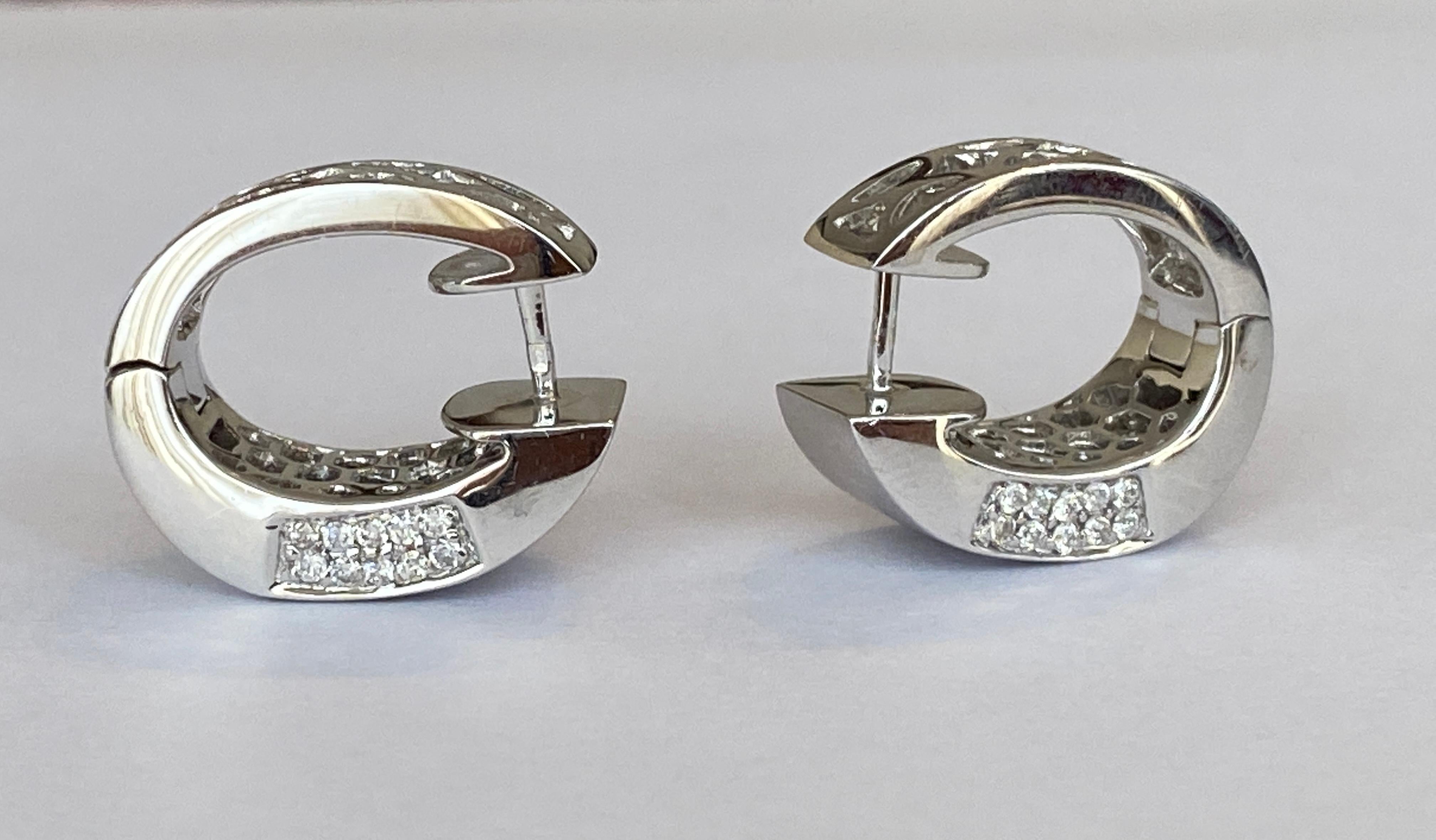 Orecchini a clip in oro e diamanti da 1,40 ct con incastonatura a pavé In condizioni ottime in vendita a AMSTERDAM, NL