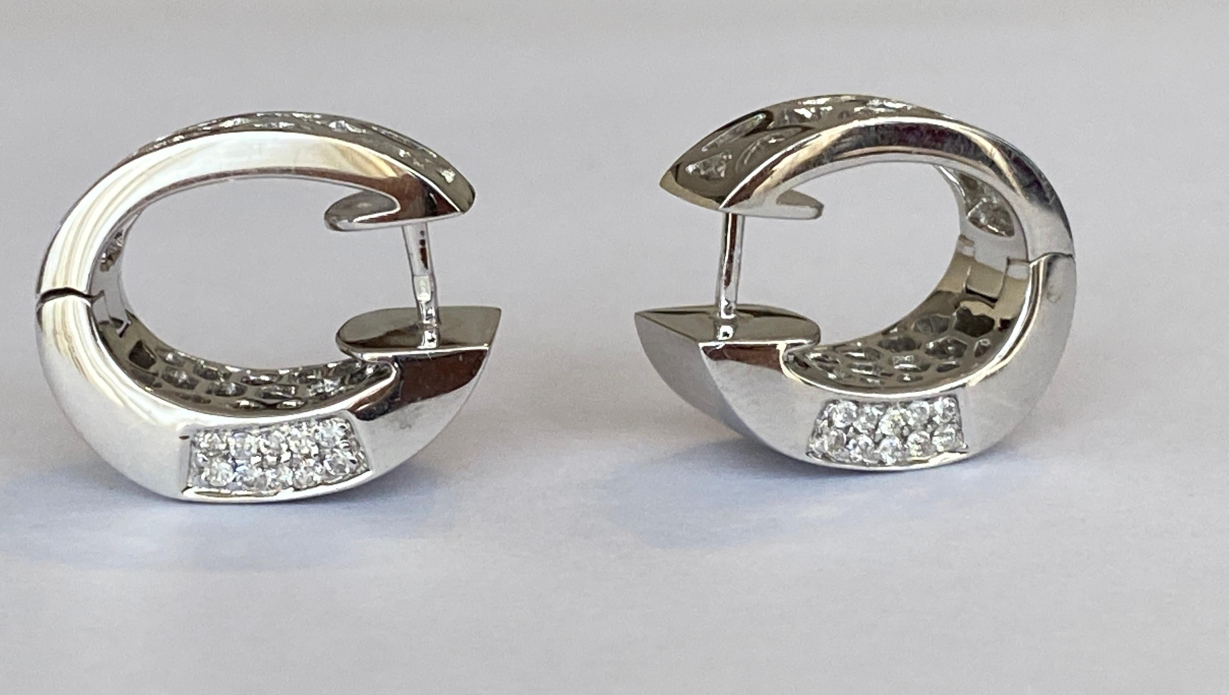 Orecchini a clip in oro e diamanti da 1,40 ct con incastonatura a pavé in vendita 2