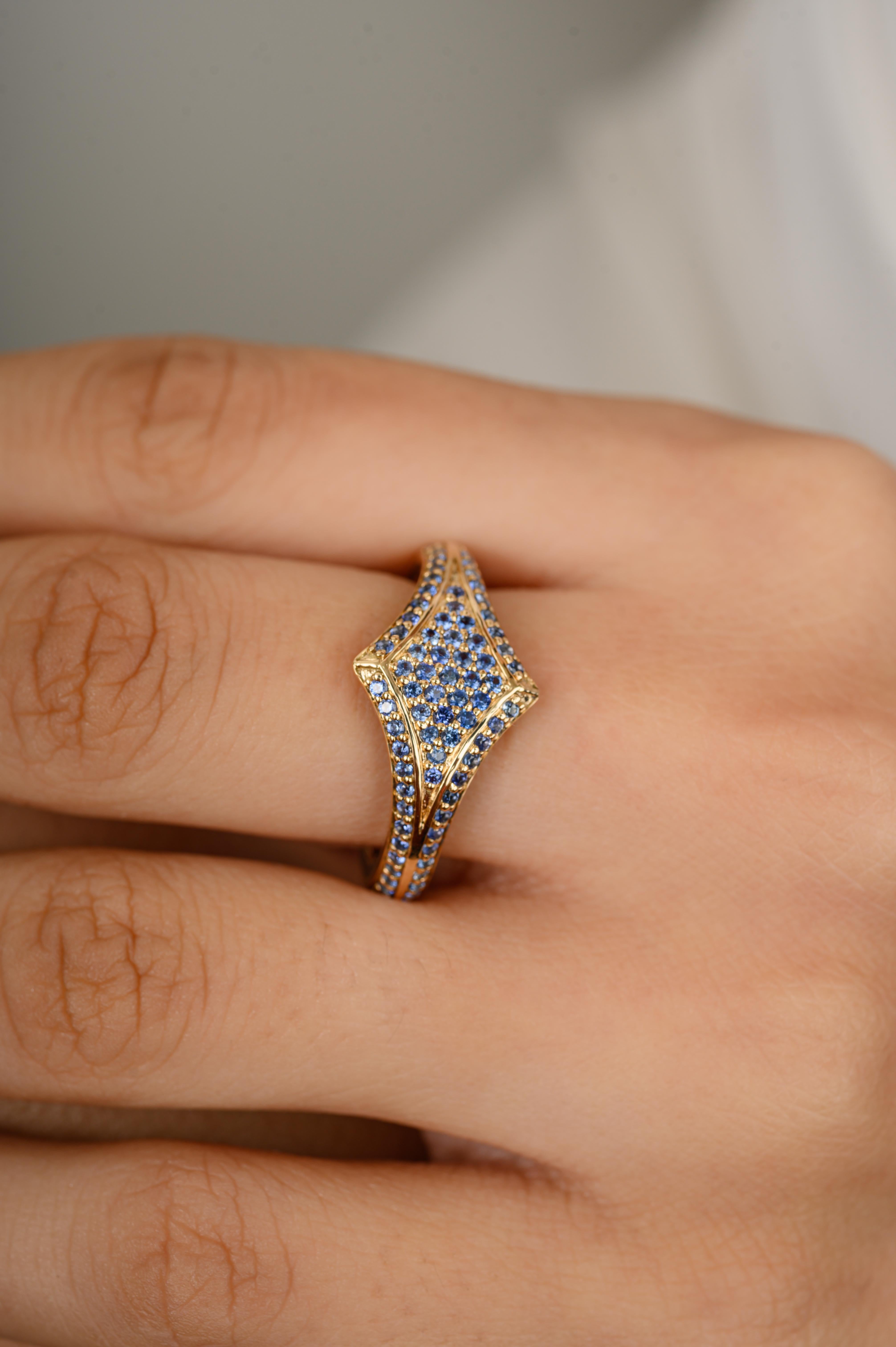En vente :  Bague de mariage pour femmes en or jaune massif 14 carats sertie de saphirs bleus pavés 6