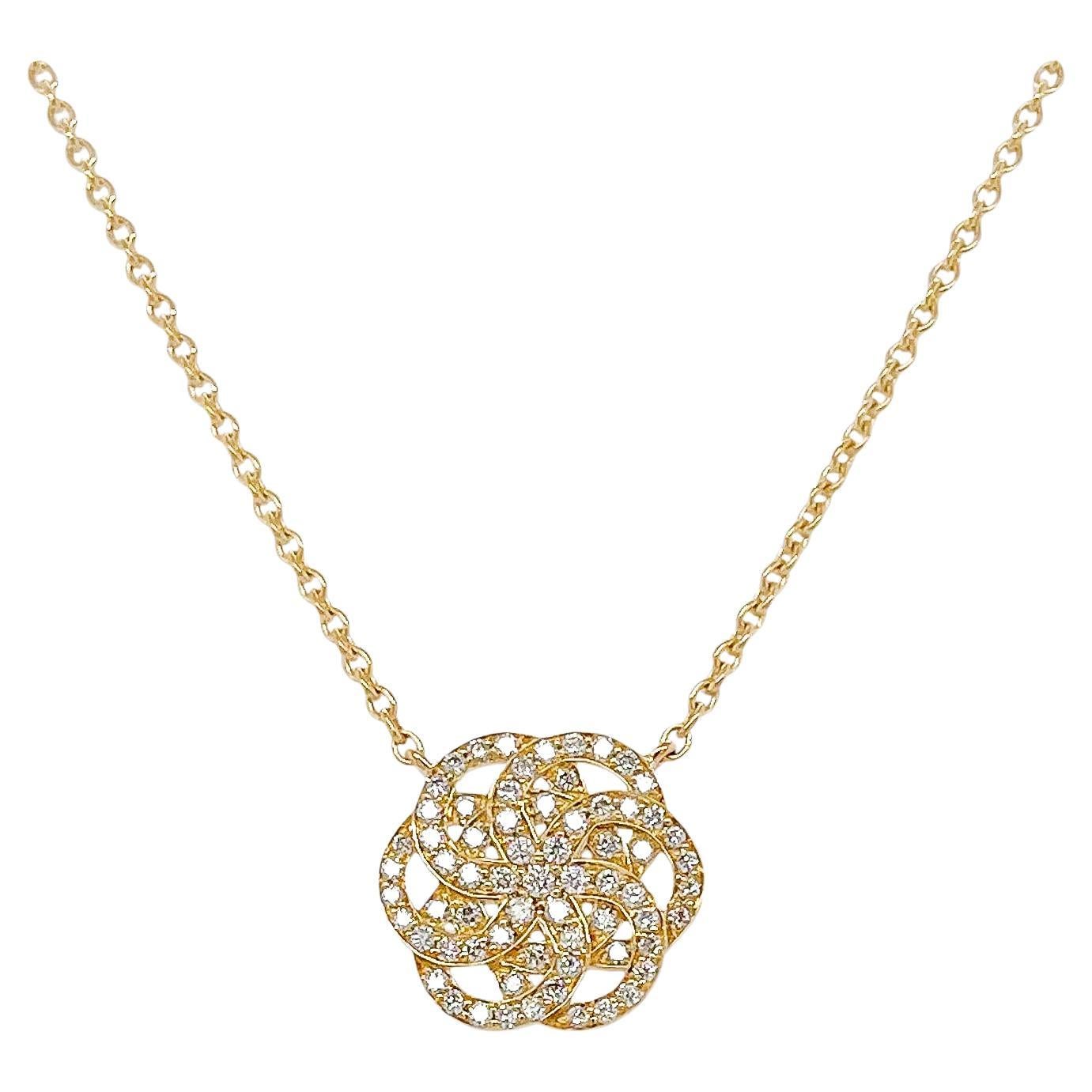 Pendentif Flower of Life en or jaune 18 carats avec diamants sertis en pavé en vente
