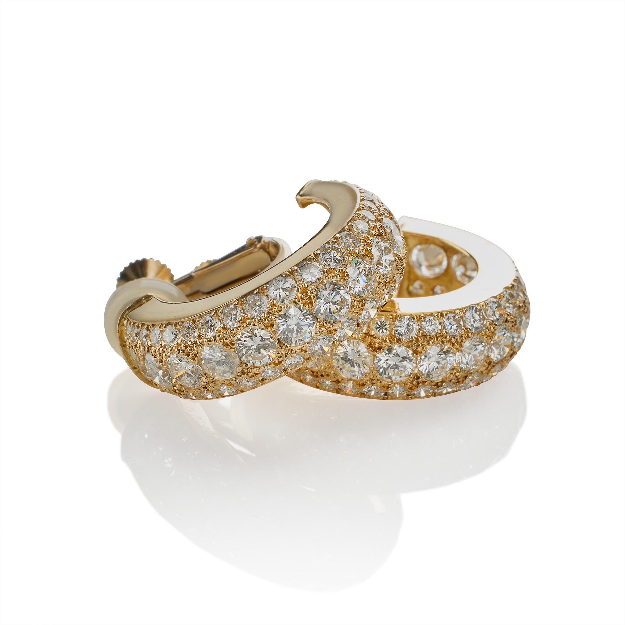 Pavé-besetzte Diamant-Ohrringe im Zustand „Hervorragend“ im Angebot in New York, NY
