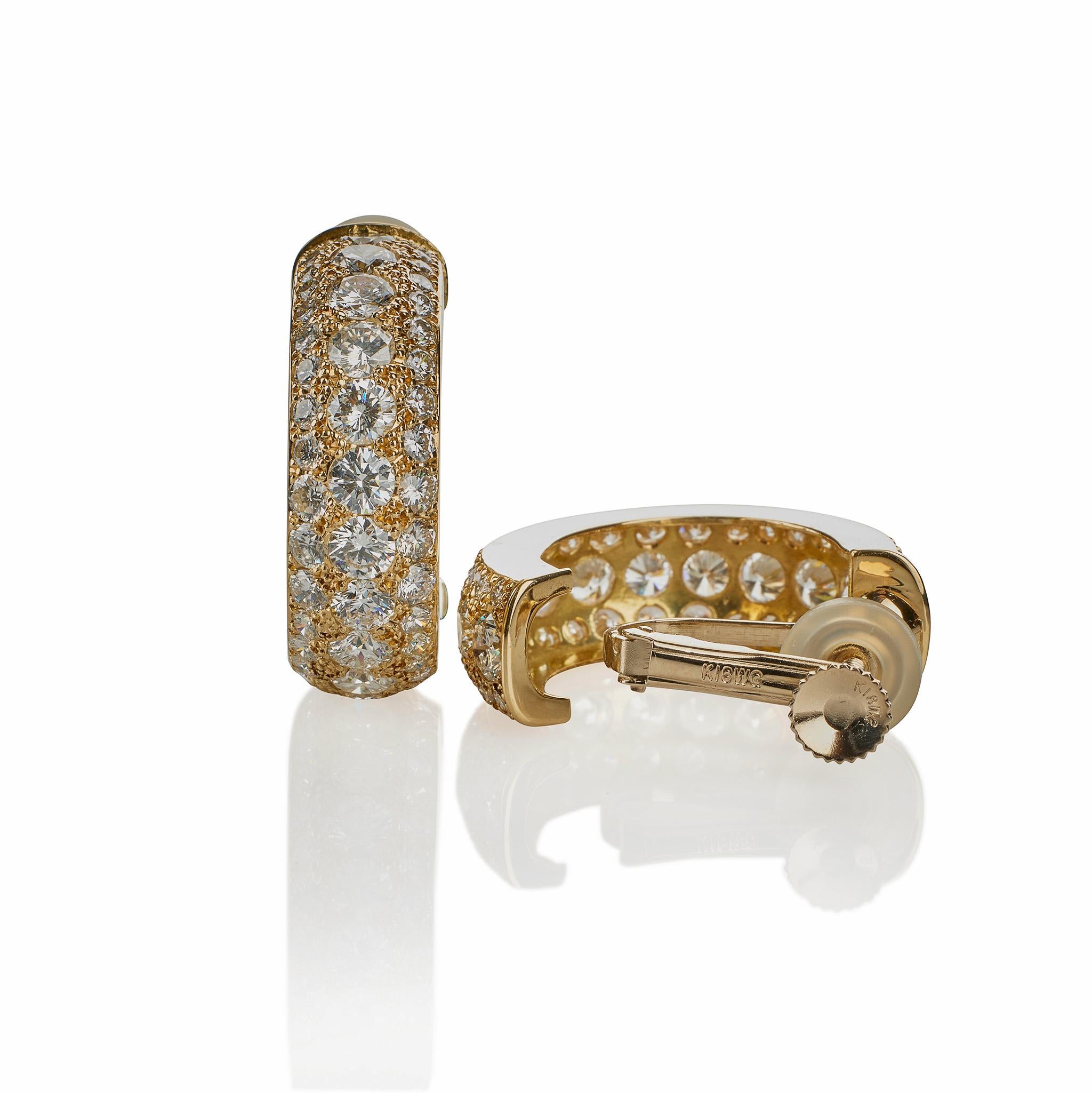 Pavé-besetzte Diamant-Ohrringe für Damen oder Herren im Angebot