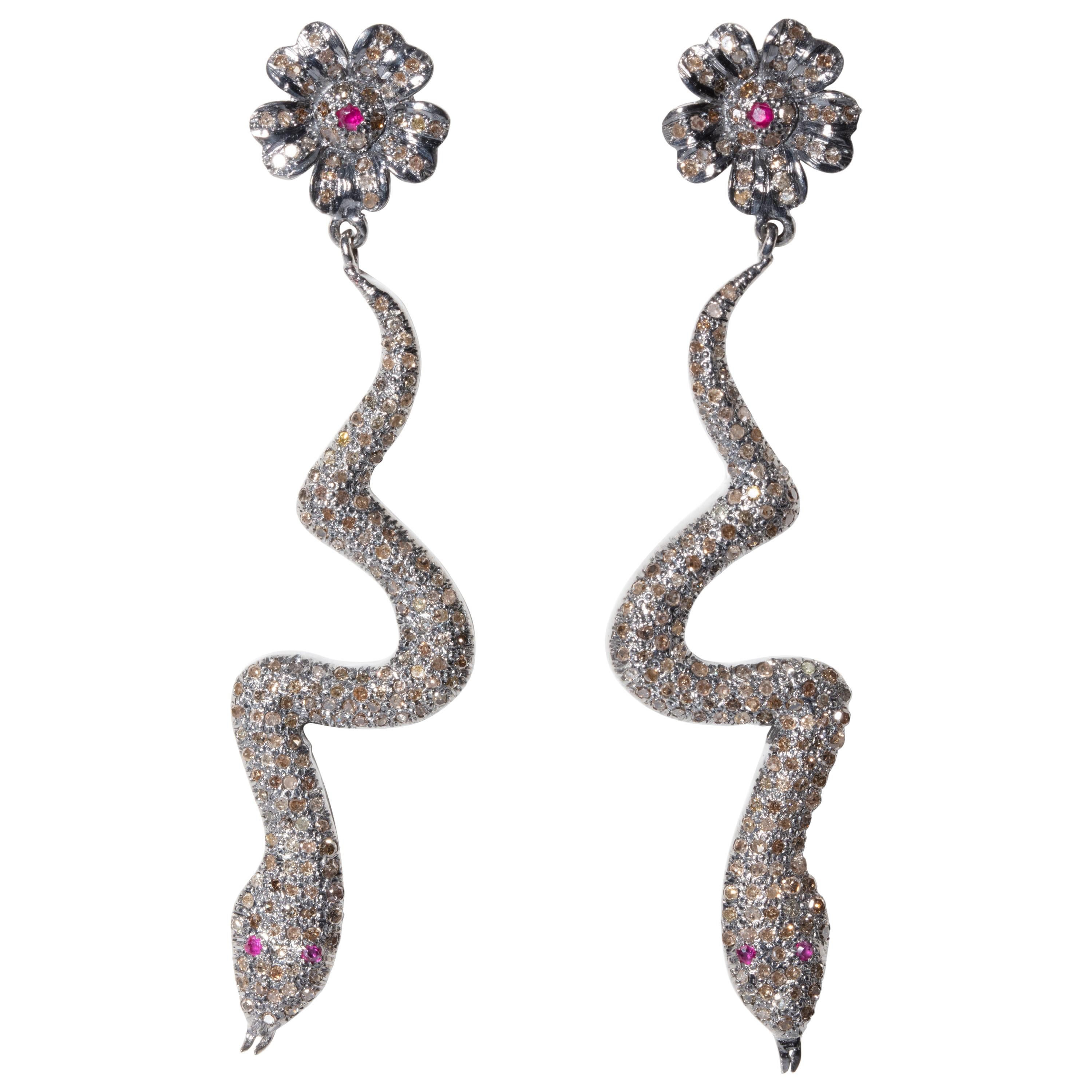 Pavé-Set of Diamond Snake Earrings with Flower Post