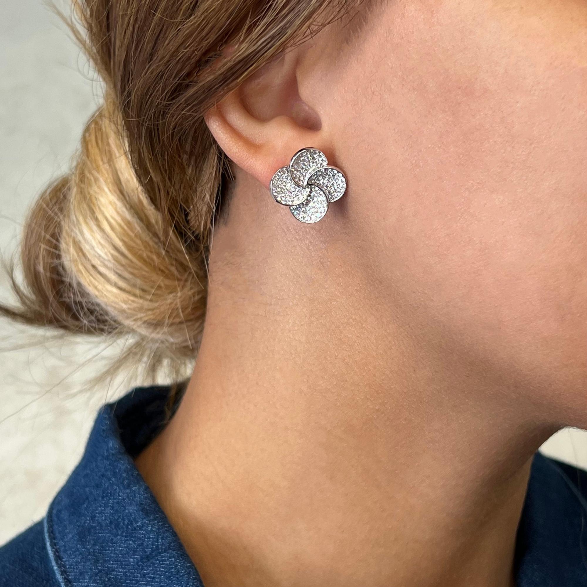 Pave Set Round Cut Diamond Flower Stud Earring 18K White Gold 1.44Cttw In New Condition For Sale In New York, NY