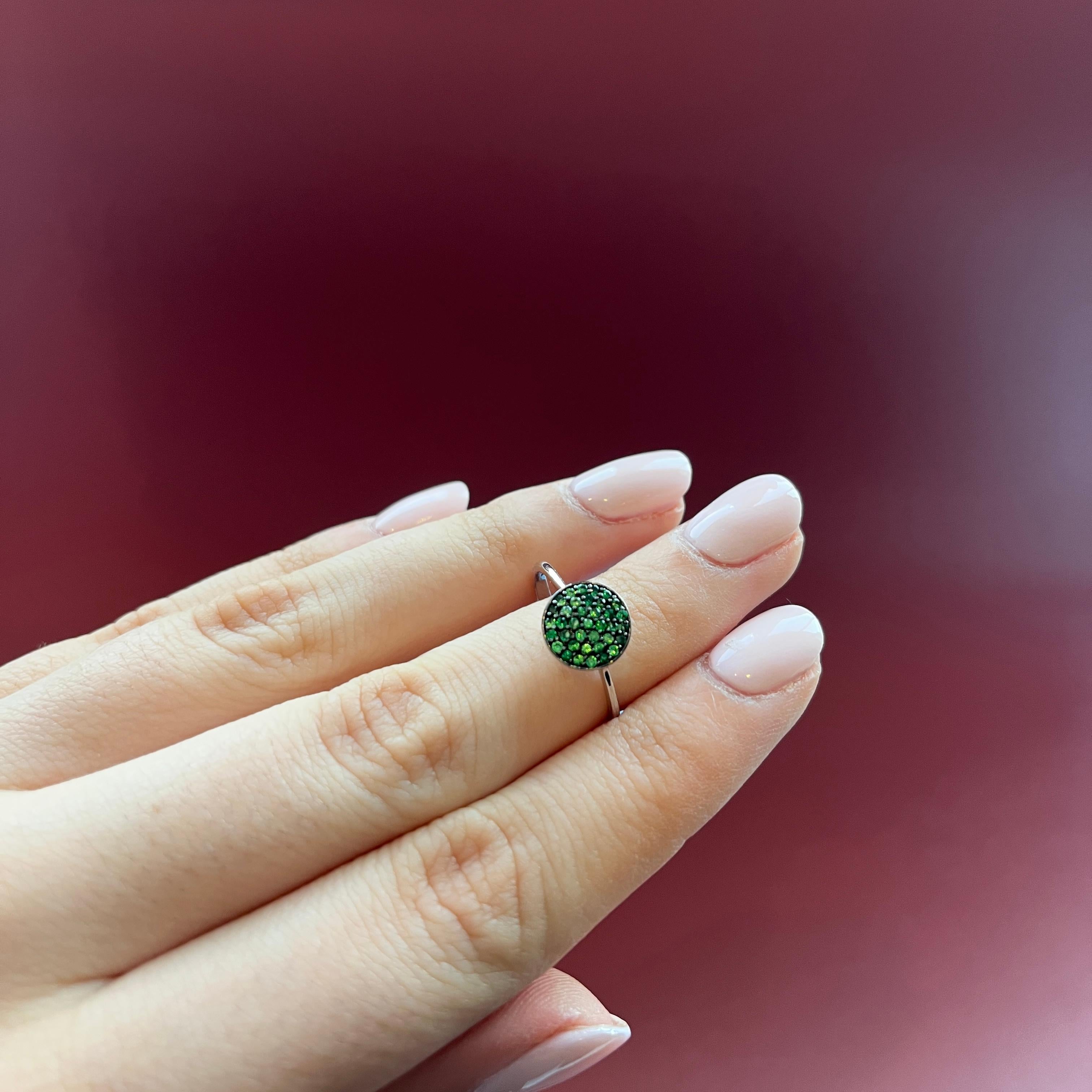 Round Cut Pave Tsavorite Disc Cluster Illusion Fashion Ring 14 Karat Gold Black Rhodium For Sale