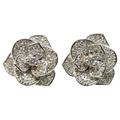 Contemporary 18 Karat White Gold Pavé Diamond (G VS) Post Back Flower Earrings