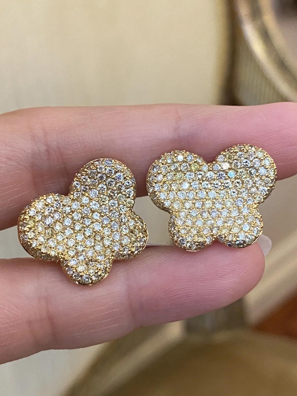 Round Cut Pavé Yellow Diamond Butterfly Earrings 3.35 carat total in 18k Yellow Gold For Sale